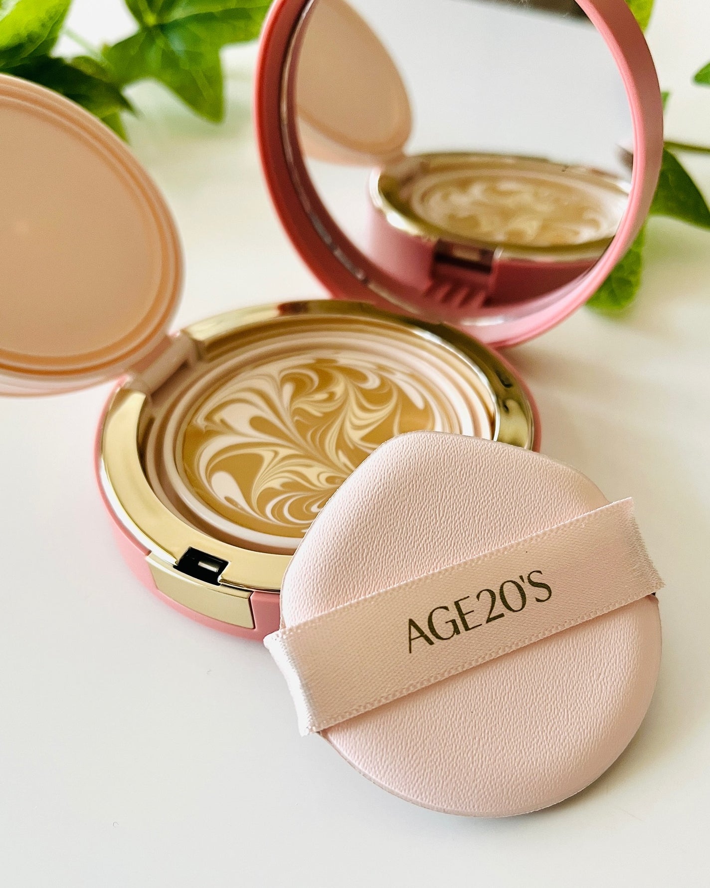 ヴェールヌーディ エッセンスパクトグロウ/AGE20’s/クリーム・エマルジョンファンデーションを使ったクチコミ(4枚目)