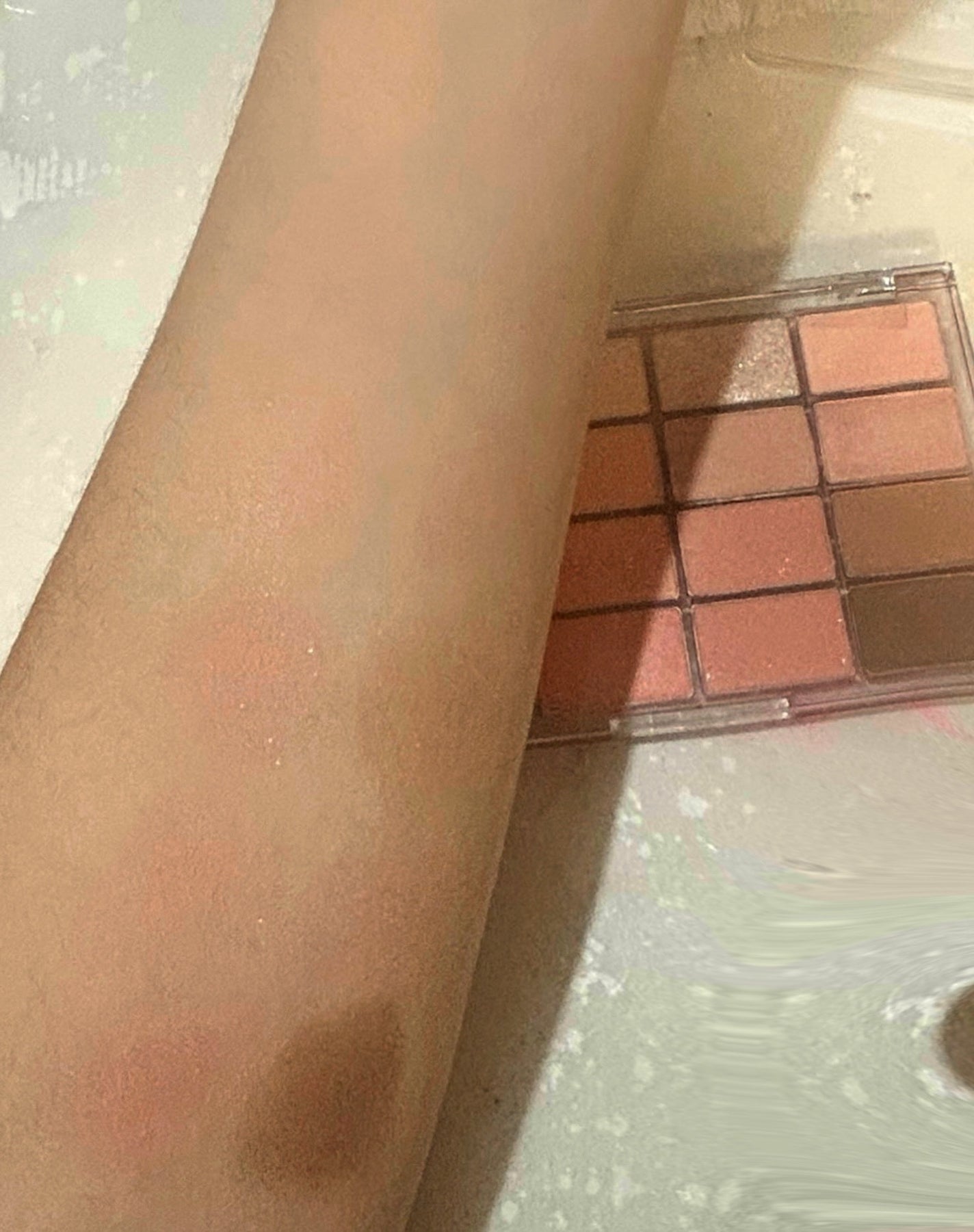 ソフトブラーリングアイパレット/wakemake/アイシャドウパレットを使ったクチコミ(2枚目)