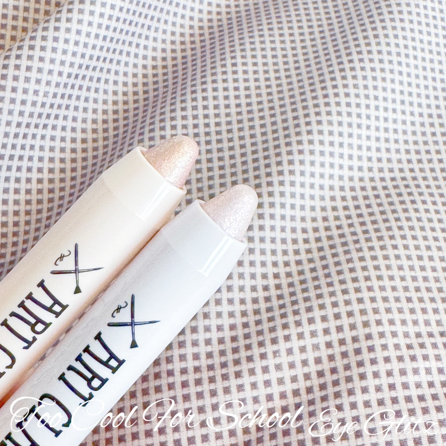 アートクラス アイグリッツ/too cool for school/スティックアイシャドウを使ったクチコミ(5枚目)