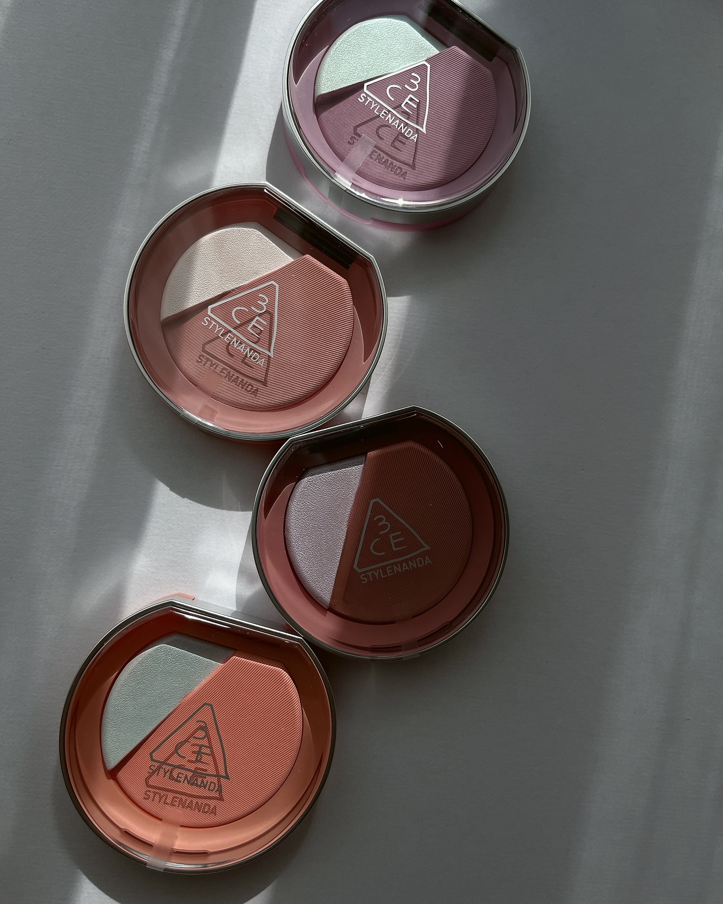 3CE ブラッシュライター/3CE/パウダーチークを使ったクチコミ（2枚目）