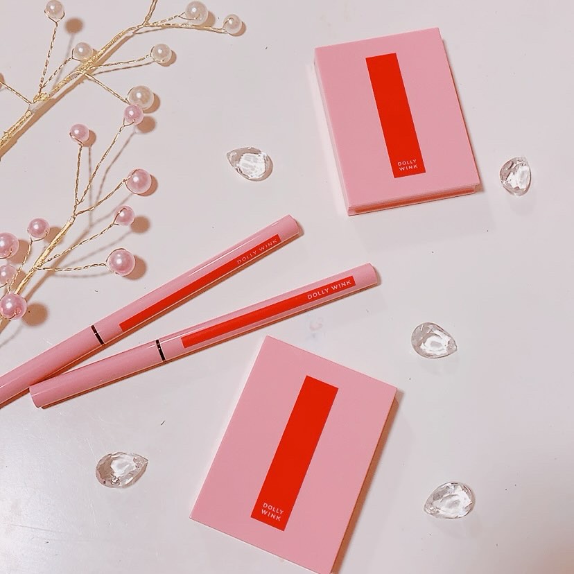 ピュアカラーアイシャドウ 01 ロマンティックピンク/ドーリーウインク/アイシャドウパレットを使ったクチコミ（1枚目）