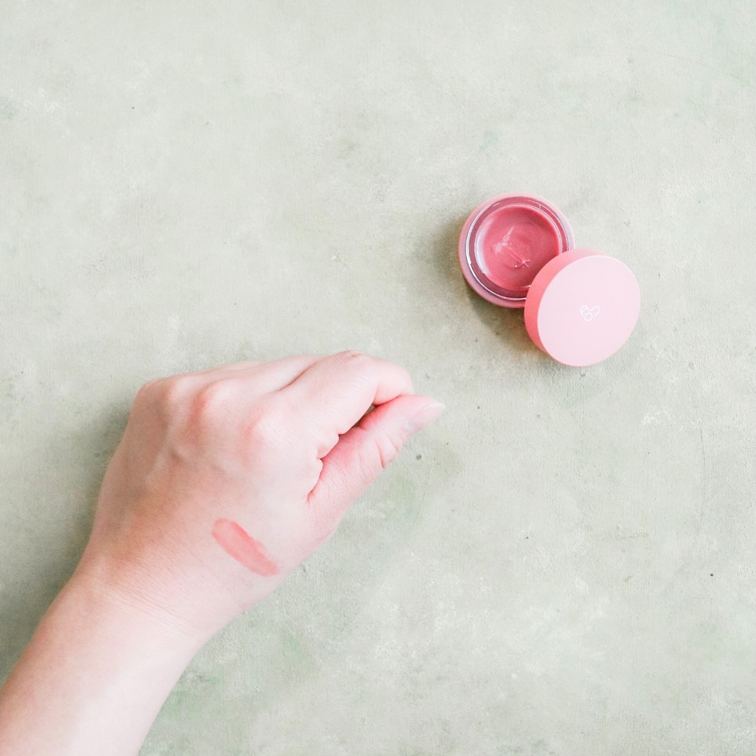 GLOWY TINT BALM/AOU/リップグロスを使ったクチコミ（3枚目）