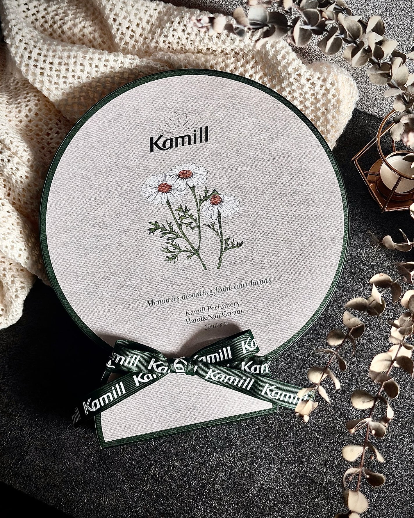 パフューマリー ハンド&ネイルクリーム チャーミングフラート 50ml/カミール/ハンドクリームを使ったクチコミ(5枚目)