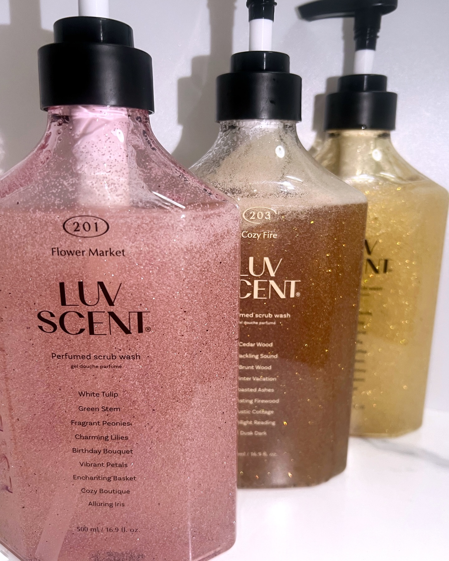 スクラブボディウォッシュ フラワーマーケット ホワイトチューリップ/LUV SCENT/ボディスクラブを使ったクチコミ（2枚目）