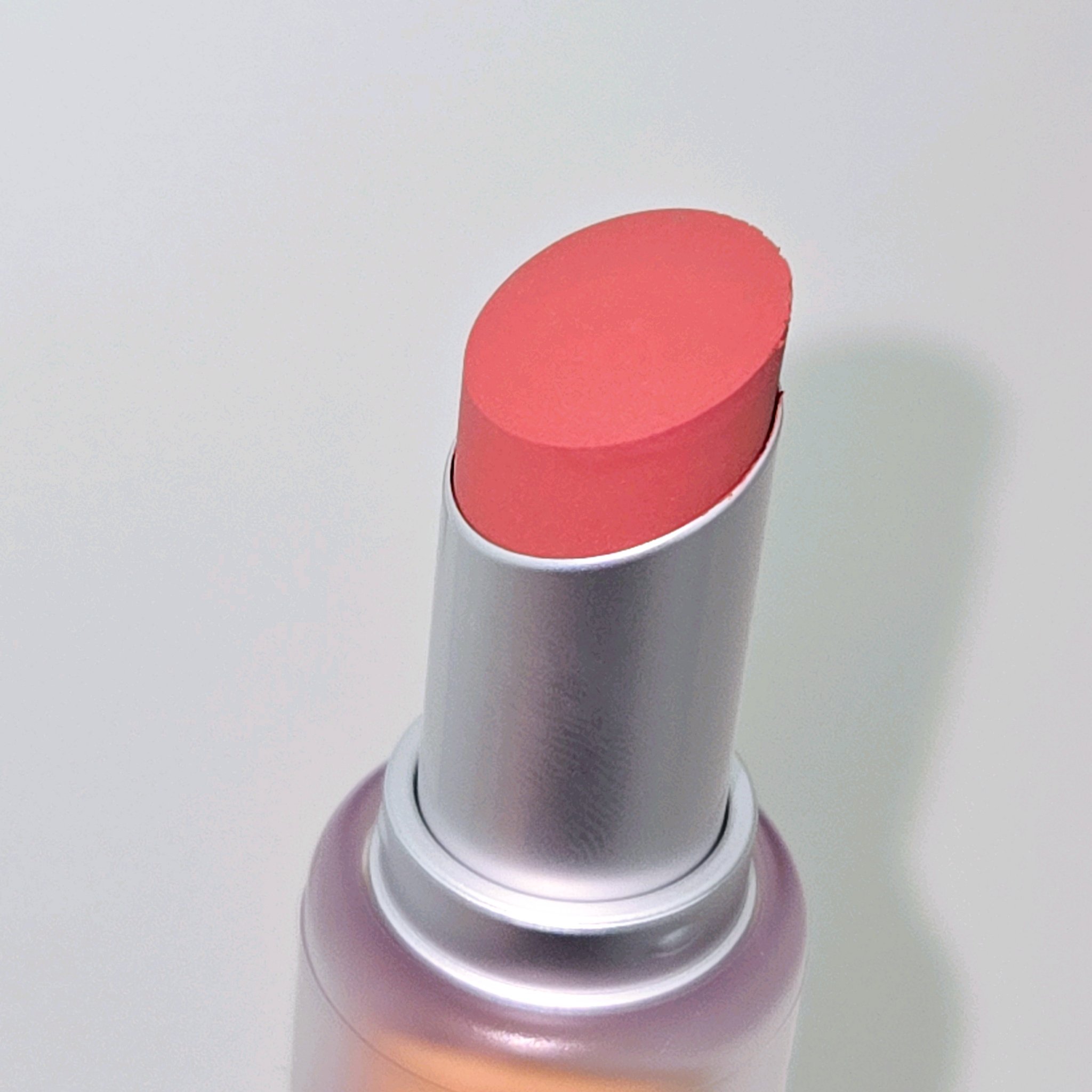 バルキーマットリップスティック 406 ニューパッション/Laka/口紅を使ったクチコミ（2枚目）