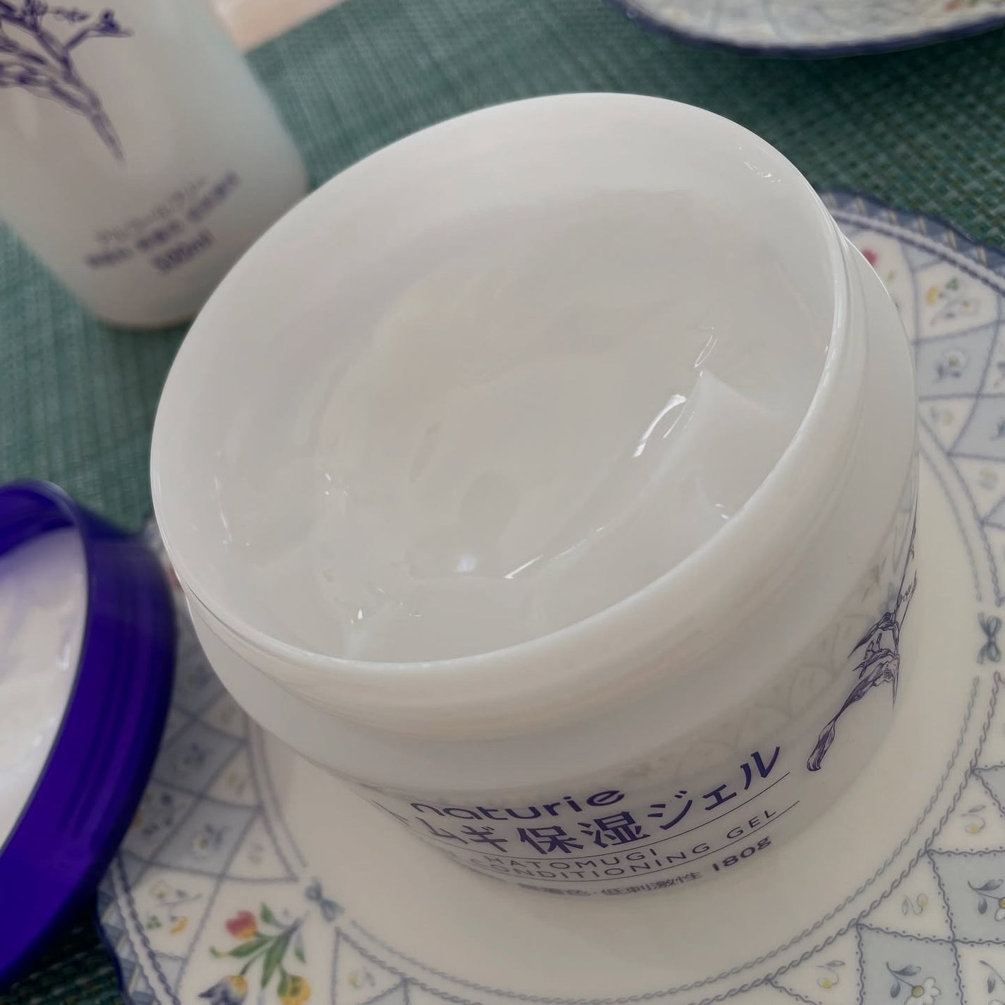 ハトムギ保湿ジェル(ナチュリエ スキンコンディショニングジェル)/ナチュリエ/美容液を使ったクチコミ(4枚目)