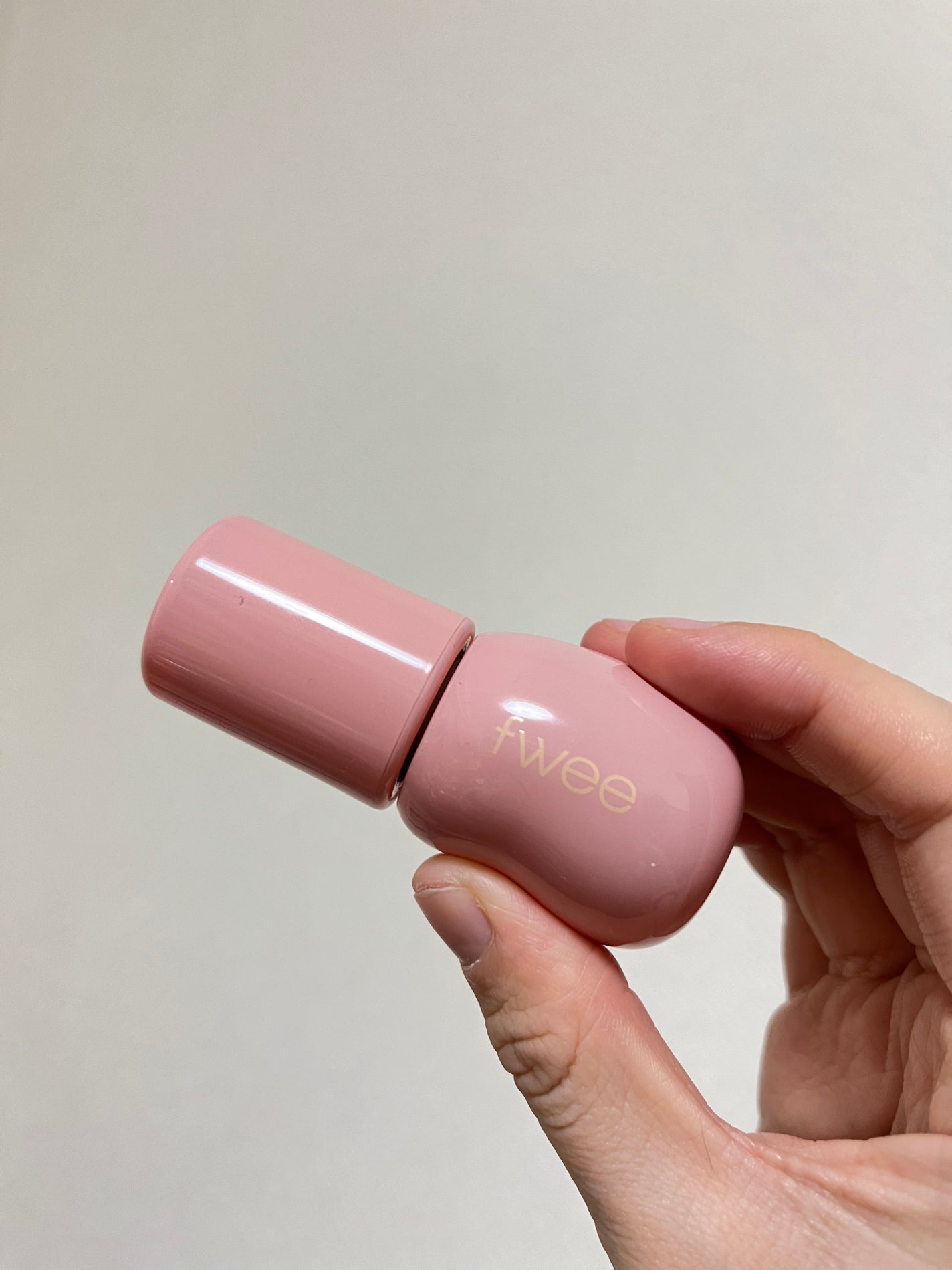 フィー 3Dボリューミンググロス/fwee/リップグロスを使ったクチコミ(2枚目)