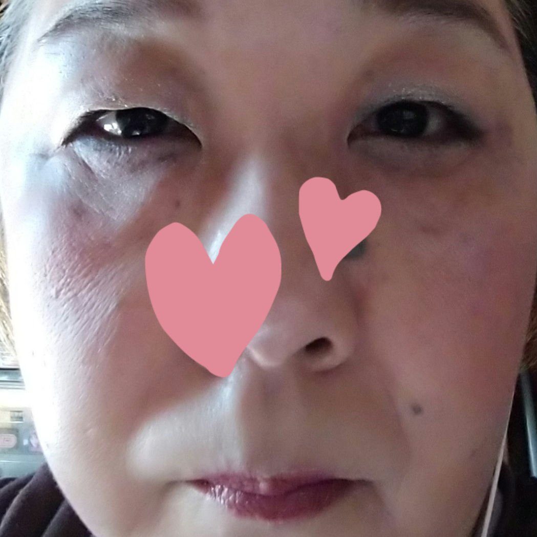 DIKALU MINI NINE-COLOR EYESHADOW PALETTEのクチコミ「🌷今日のメイク🌷

朝のスキンケア後

ニベアUV ウォータージェルEX
MISSHAM クッ.....」（3枚目）