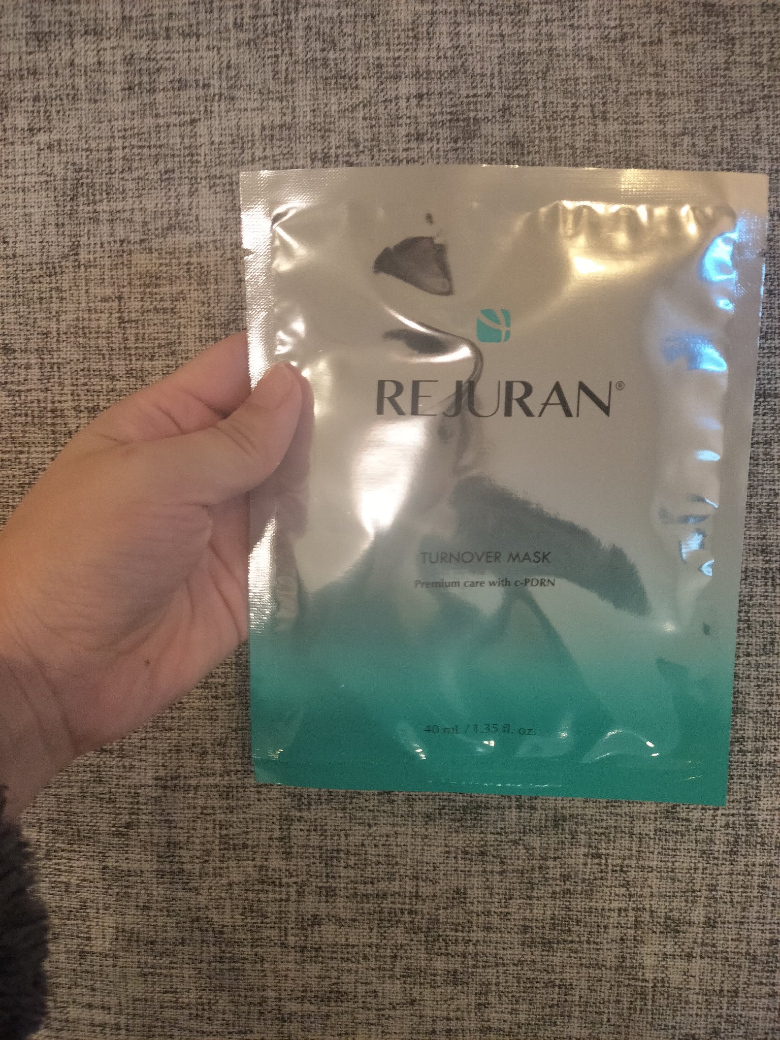 REJURAN ターンオーバーマスク(5枚入り)/REJURAN COSMETICS/シートマスク・パックを使ったクチコミ（2枚目）