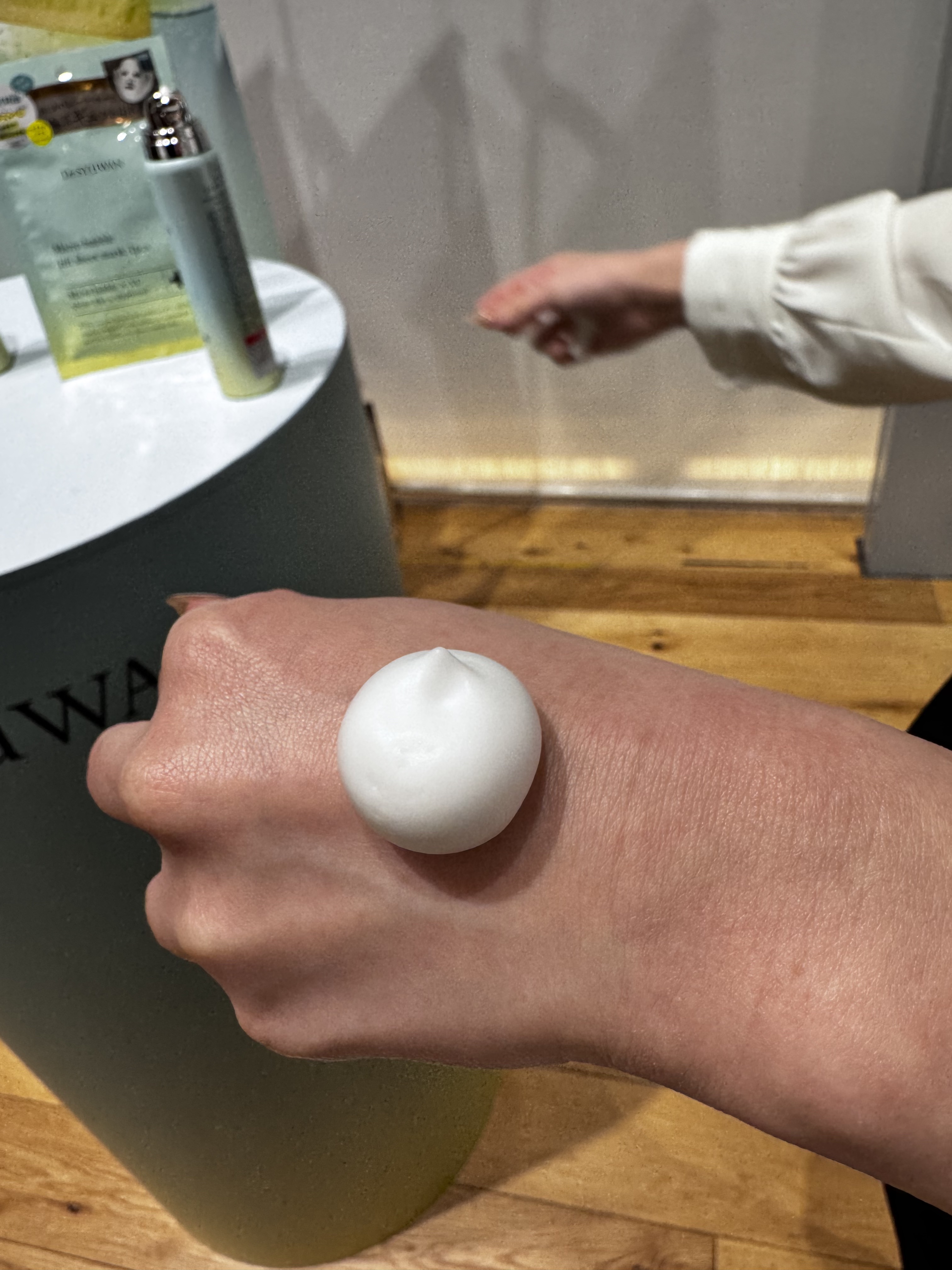 マイクロバブルVCセラム ミニ（40g）/DSW/美容液を使ったクチコミ（2枚目）