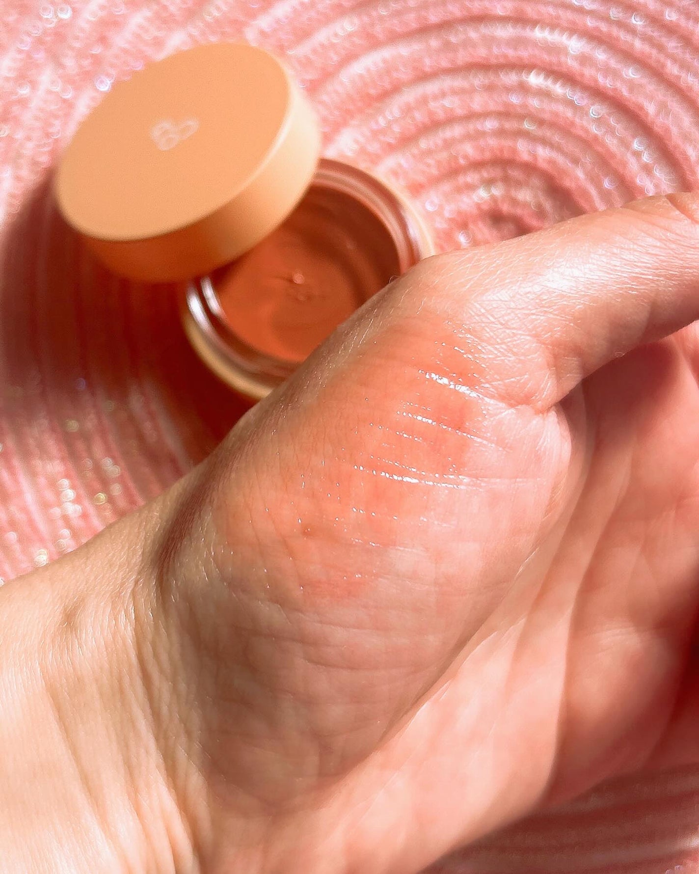 GLOWY TINT BALM/AOU/リップグロスを使ったクチコミ(2枚目)