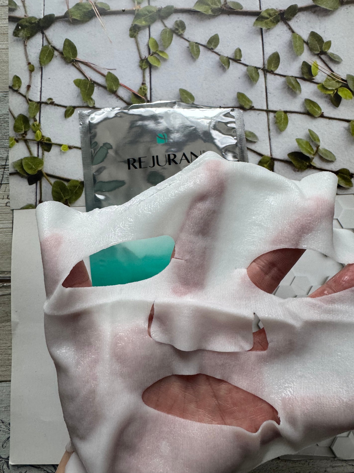 REJURAN ターンオーバーマスク(5枚入り)/REJURAN COSMETICS/シートマスク・パックを使ったクチコミ(2枚目)