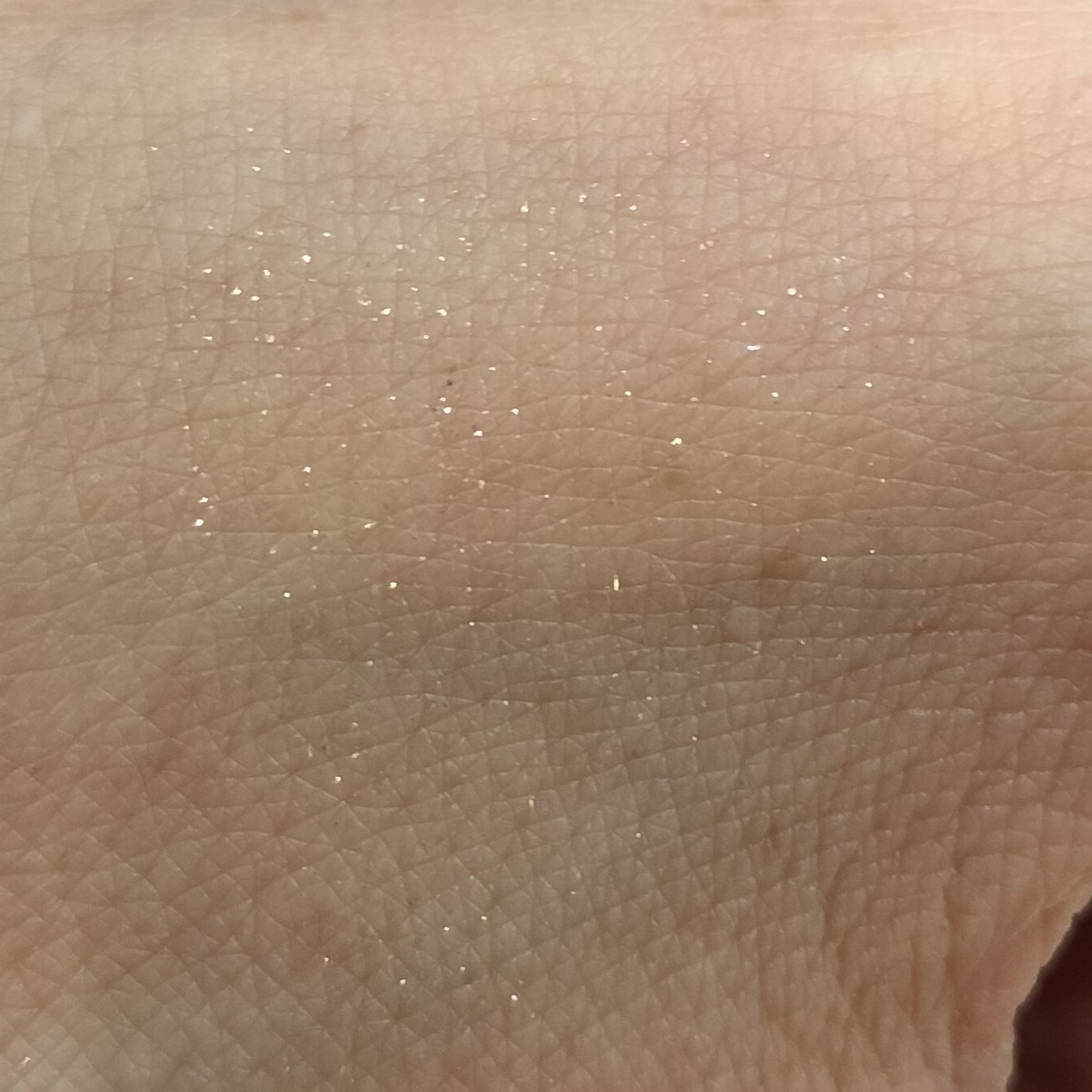 ミネラルピグメント ダイヤモンドグリッター/ONLY MINERALS/単色アイシャドウを使ったクチコミ（2枚目）