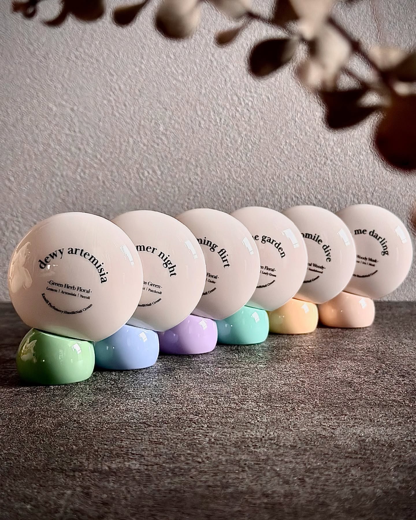 パフューマリー ハンド＆ネイルクリーム チャーミングフラート 50ml/カミール/ハンドクリームを使ったクチコミ（2枚目）