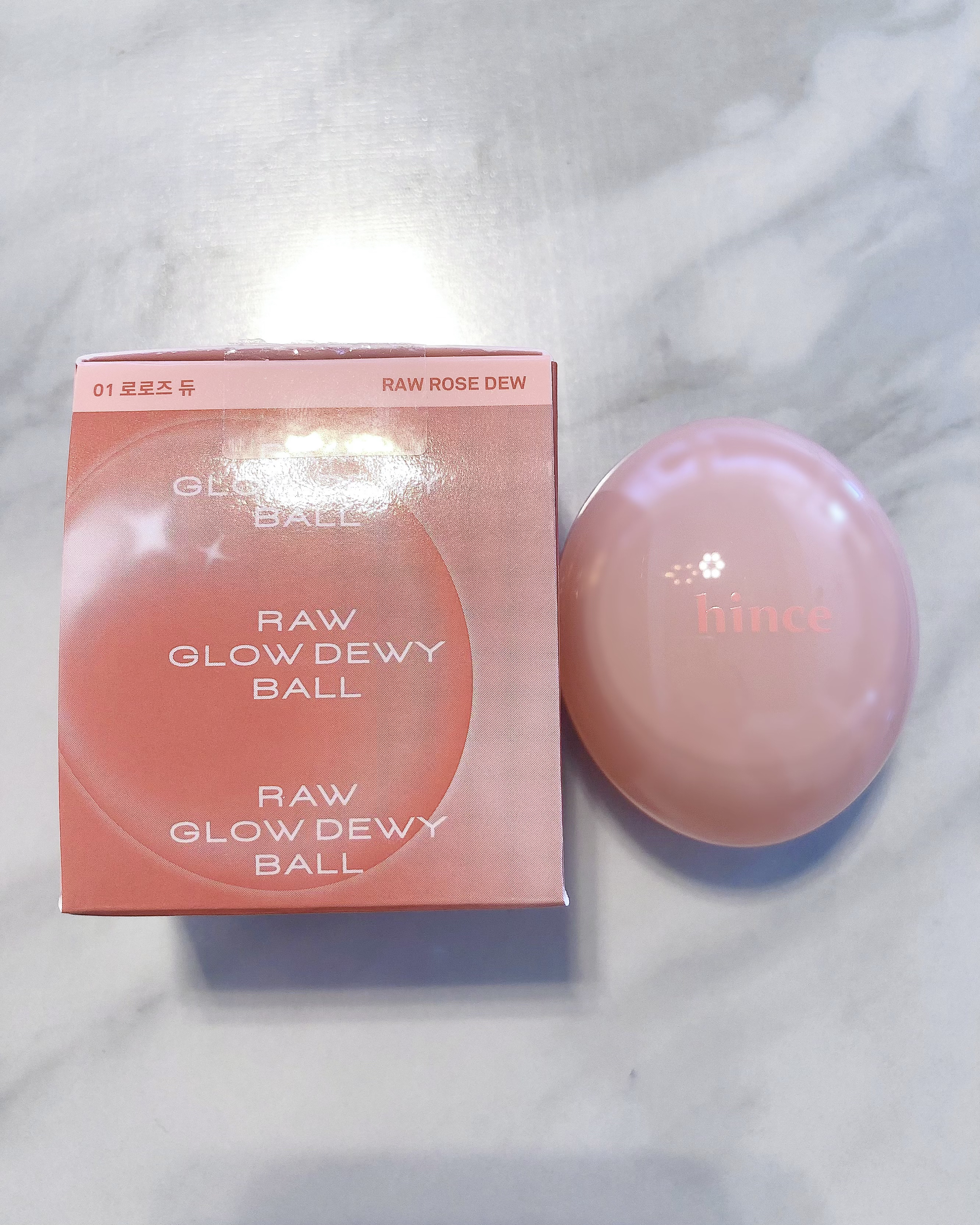 ロウグロウデューイーボール 01 ロウ・ローズデュー/hince/リップバームを使ったクチコミ（1枚目）