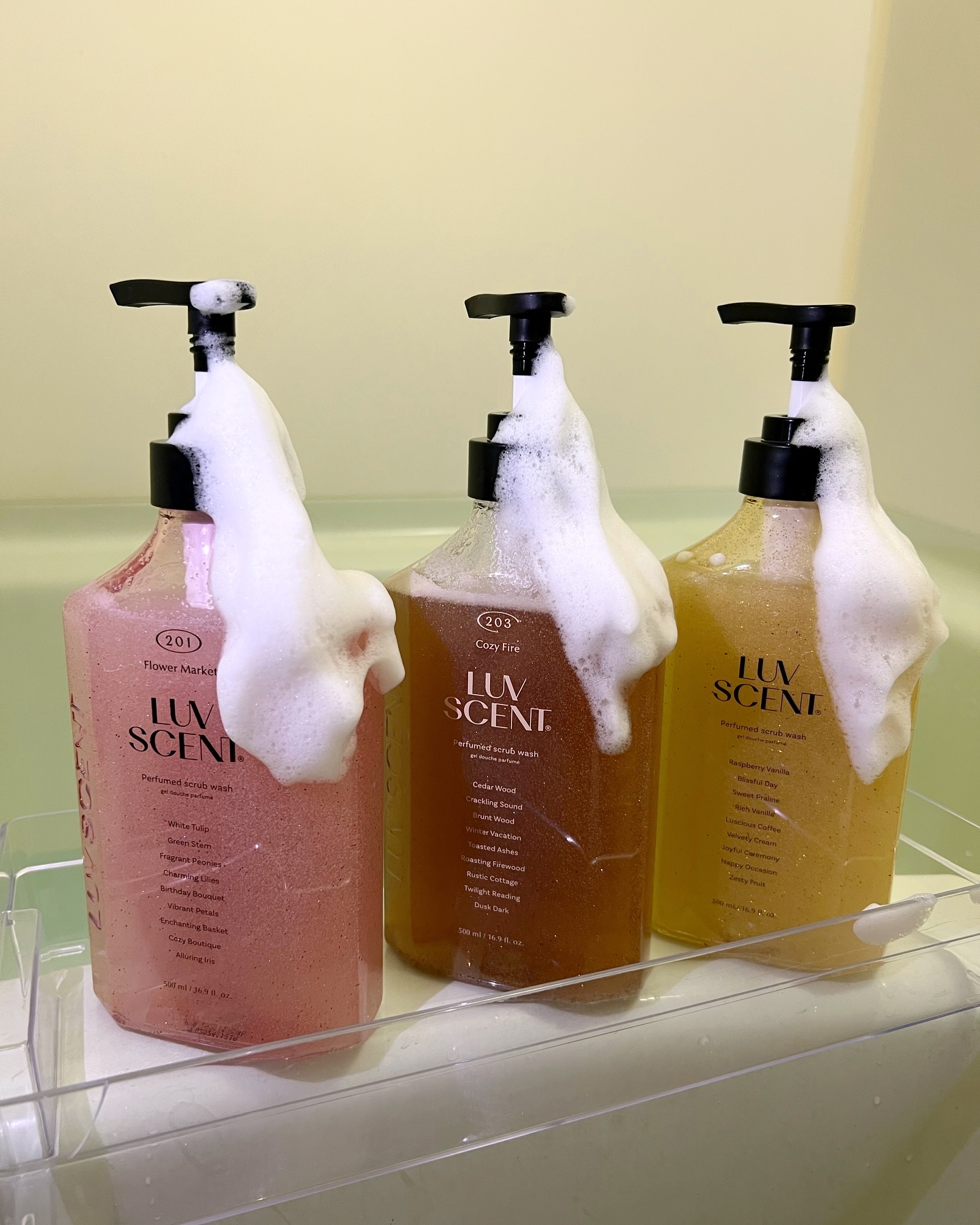 スクラブボディウォッシュ フラワーマーケット ホワイトチューリップ/LUV SCENT/ボディスクラブを使ったクチコミ（3枚目）