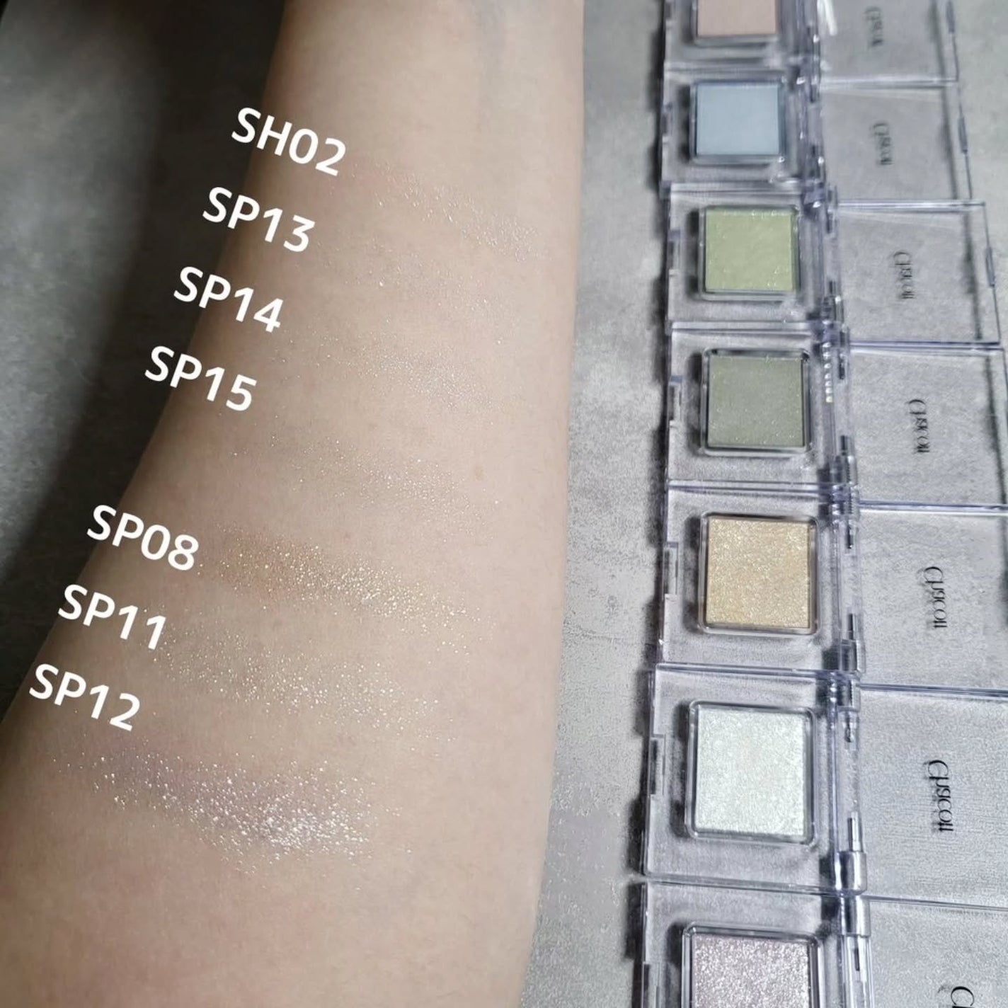 マルチカラーバリエーション スパークル/チャコット・コスメティクス/単色アイシャドウを使ったクチコミ(5枚目)