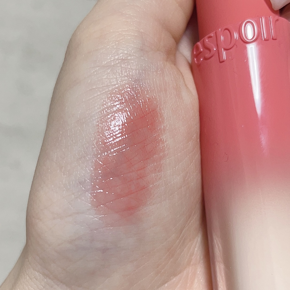 ノーウェアリップスティック バーミンググロー/espoir/口紅を使ったクチコミ（2枚目）