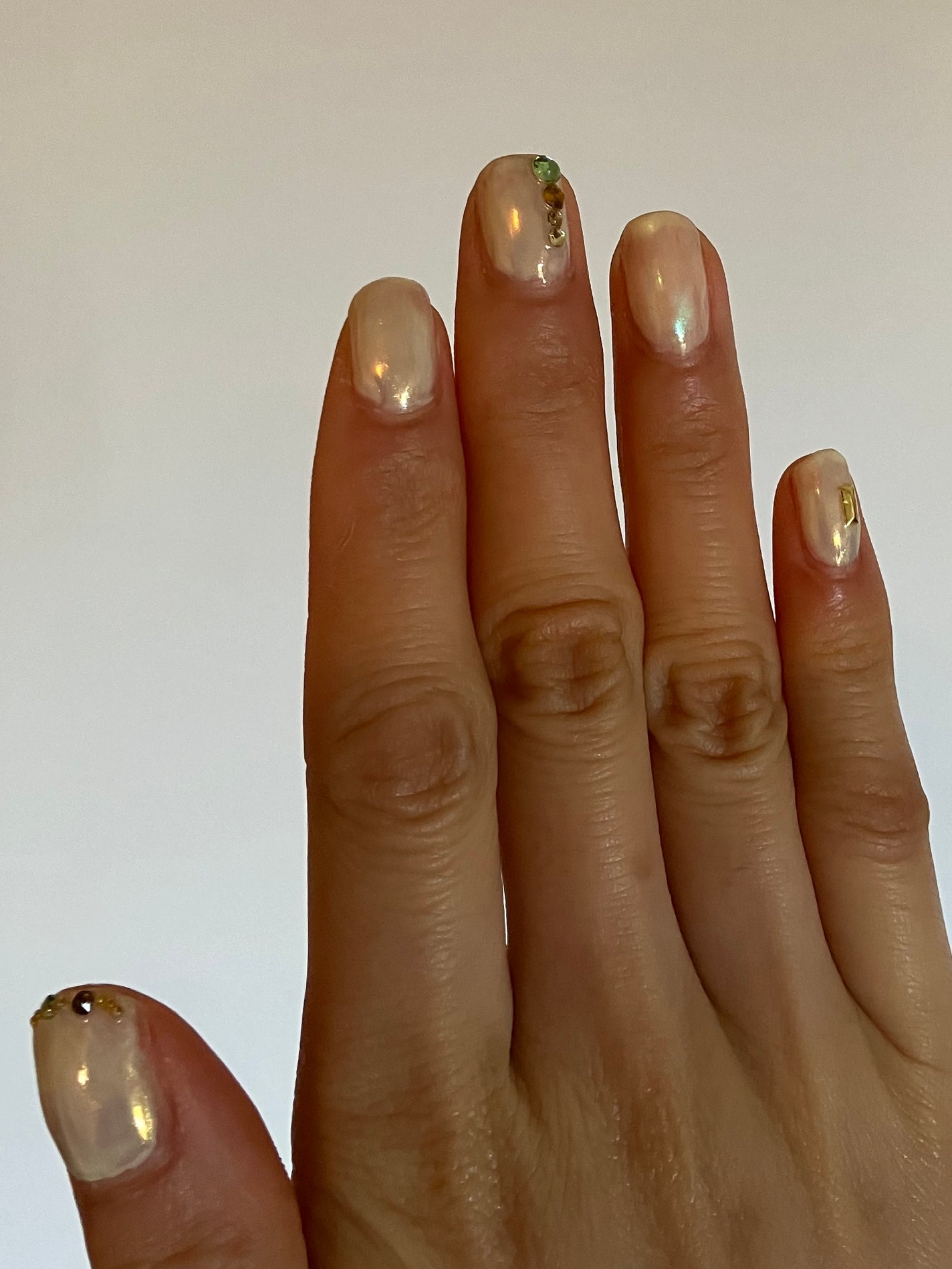 ちいくま on LIPS 「結婚式ネイル下地イエローカラー✖️2ノンワイプトップコートミラ..」(3枚目)