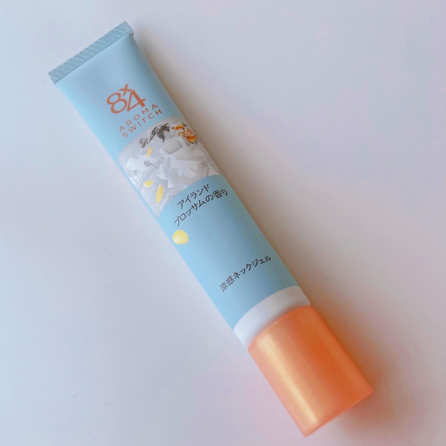 8x4 アロマスイッチ 涼感ネックジェル アイランドブロッサムの香り/８ｘ４/デオドラント・制汗剤を使ったクチコミ（2枚目）