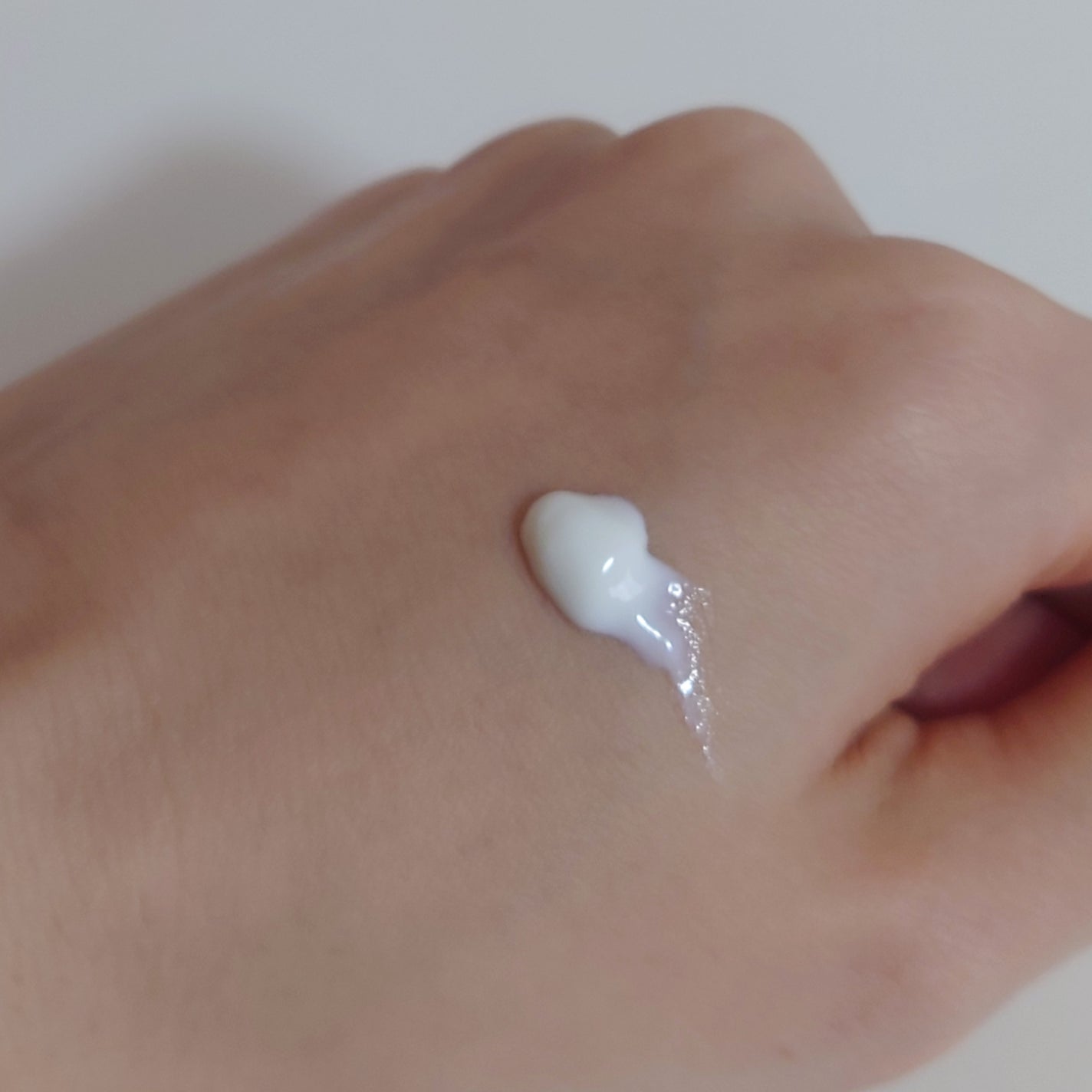 ヒアルーシカ ウォーターフィット サンセラム/SKIN1004/日焼け止めローションを使ったクチコミ(3枚目)