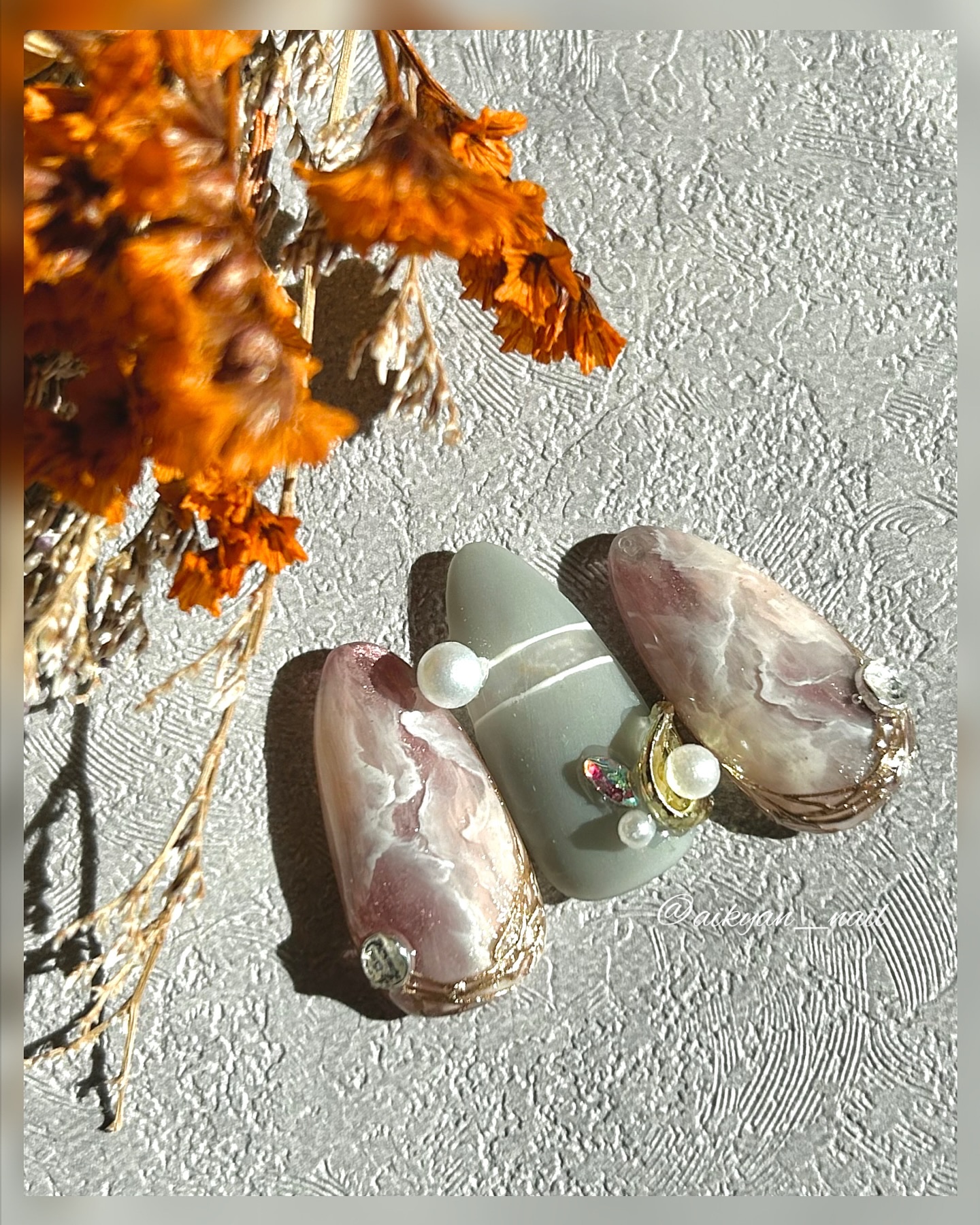 リーフストーン/キラネイル/ネイルチップ・パーツを使ったクチコミ（2枚目）