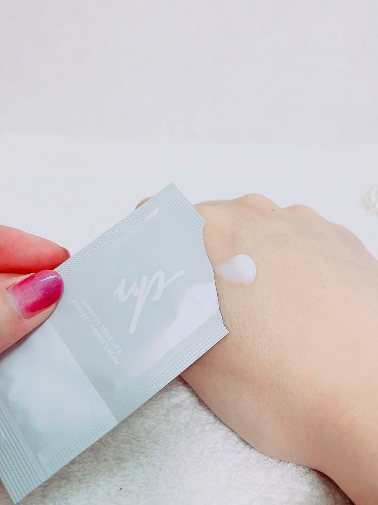 m/フォロバ100 on LIPS 「「リジュアップ パーフェクトパワークリーム パウチ」一回分のパ..」(2枚目)