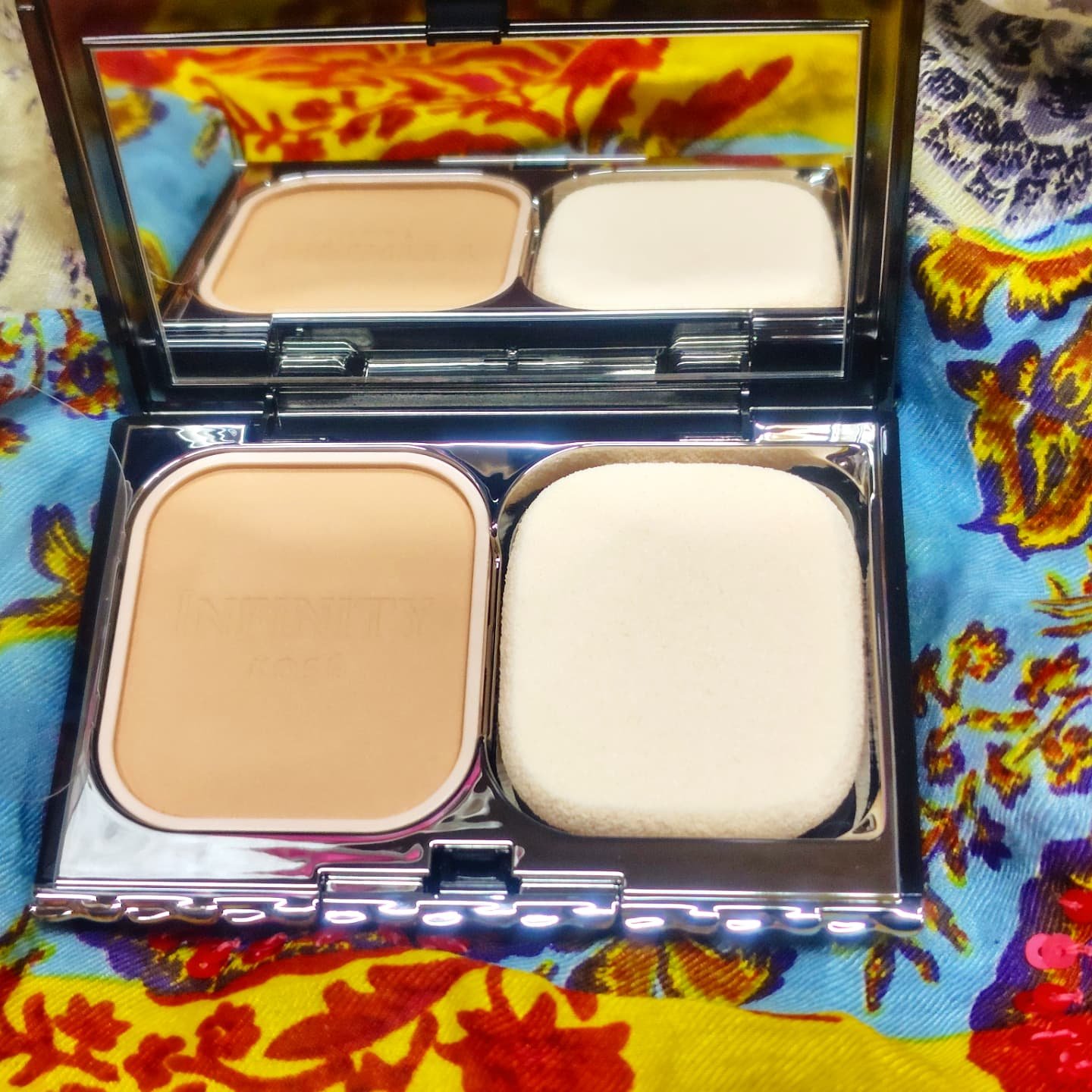 スキンルミナンス ファンデーション/インフィニティ/パウダーファンデーションを使ったクチコミ（1枚目）