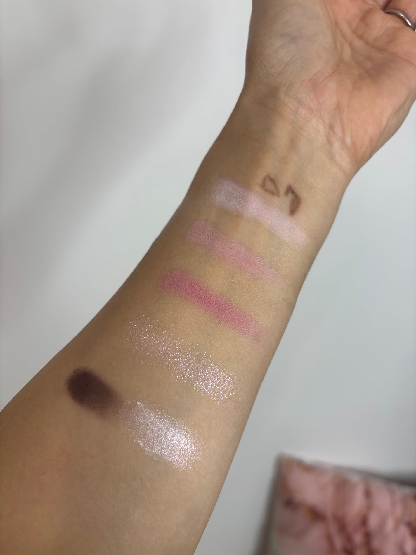 ちゃんまぃ on LIPS 「🩷ABOUTTONE新カラー登場したよRETURNTOBASI..」(4枚目)