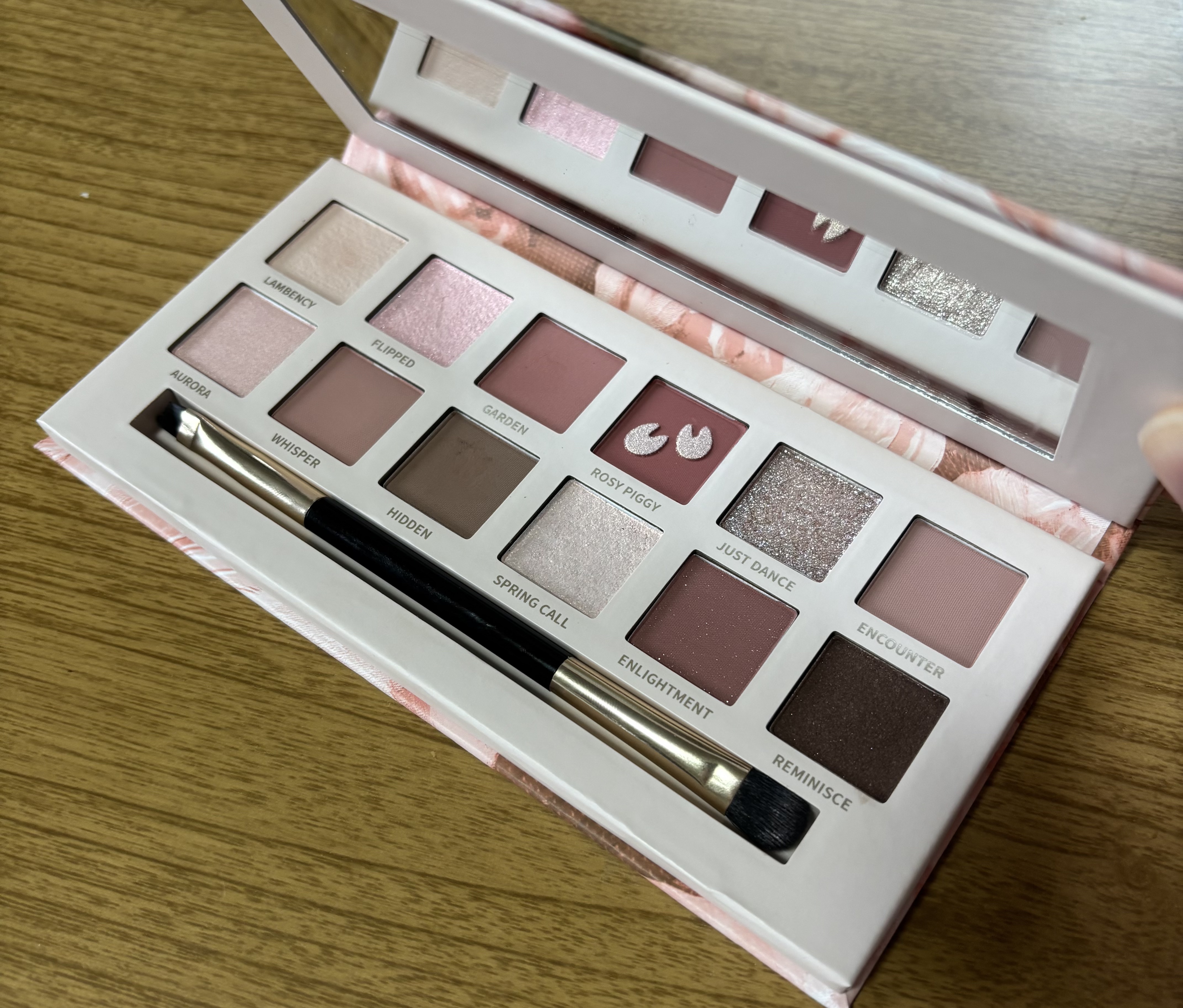 エクスプローラ12色 動物アイシャドウパレット/PERFECT DIARY/アイシャドウパレットを使ったクチコミ（2枚目）