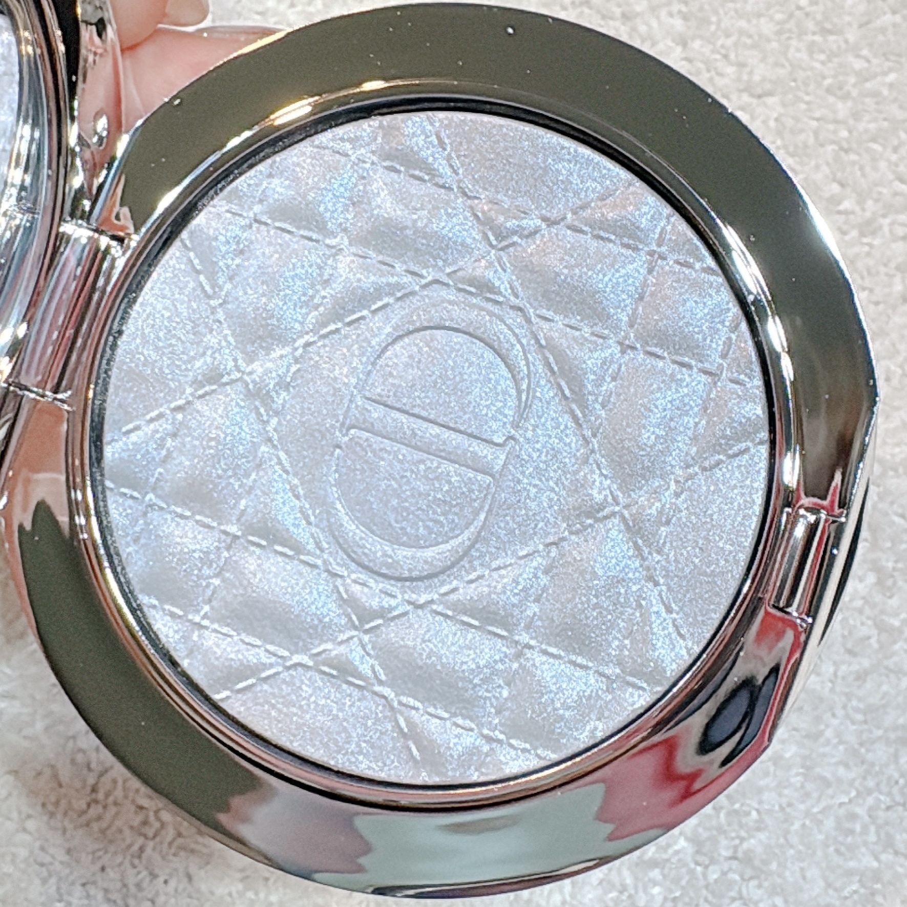 ディオールスキン フォーエヴァー グロウ ルミナイザー 05 ブルー ストロボ/Dior/ハイライトを使ったクチコミ（3枚目）