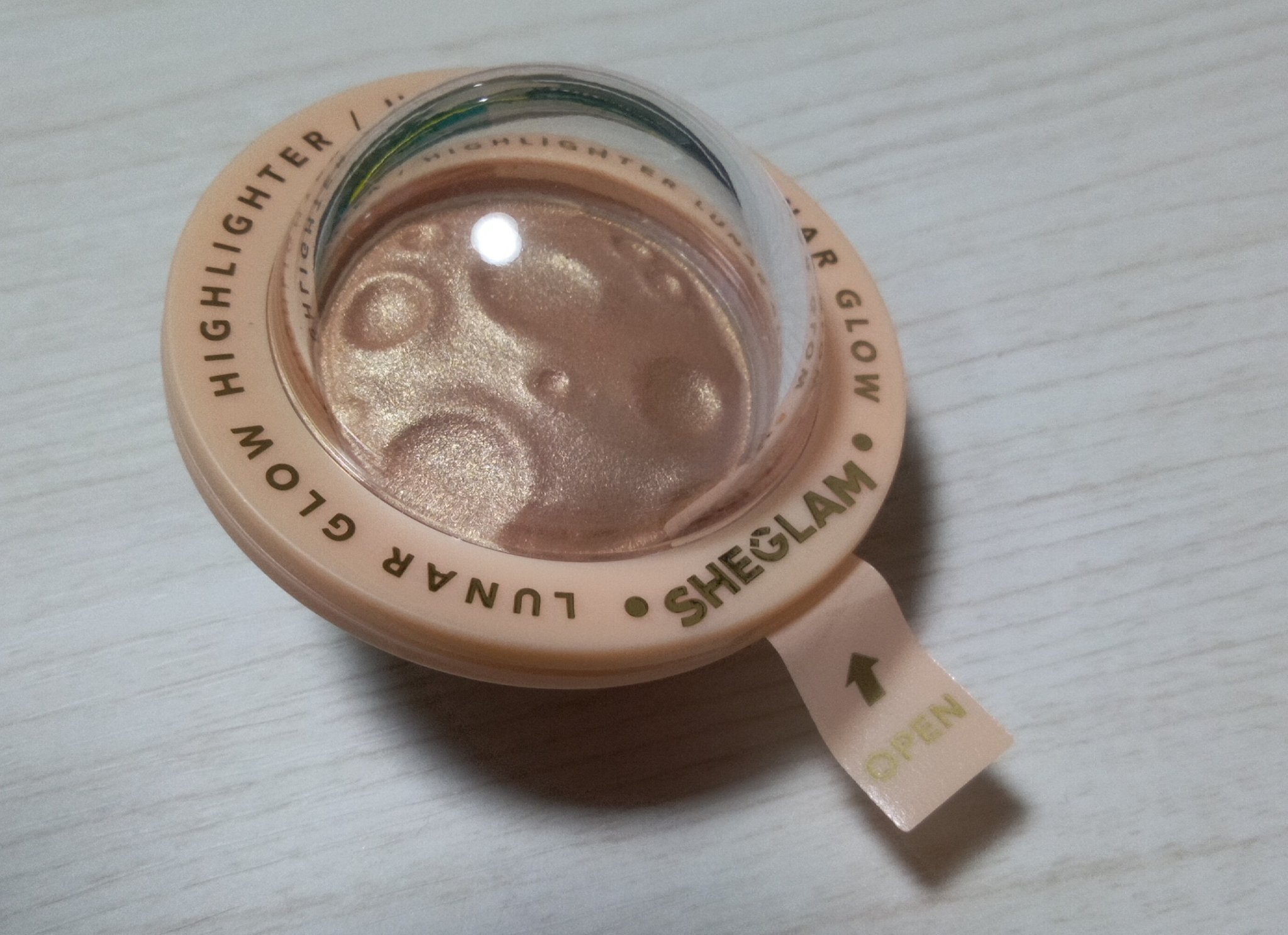 ルナグロウ ハイライター バニラフロスト/SHEGLAM/パウダーハイライトを使ったクチコミ（1枚目）