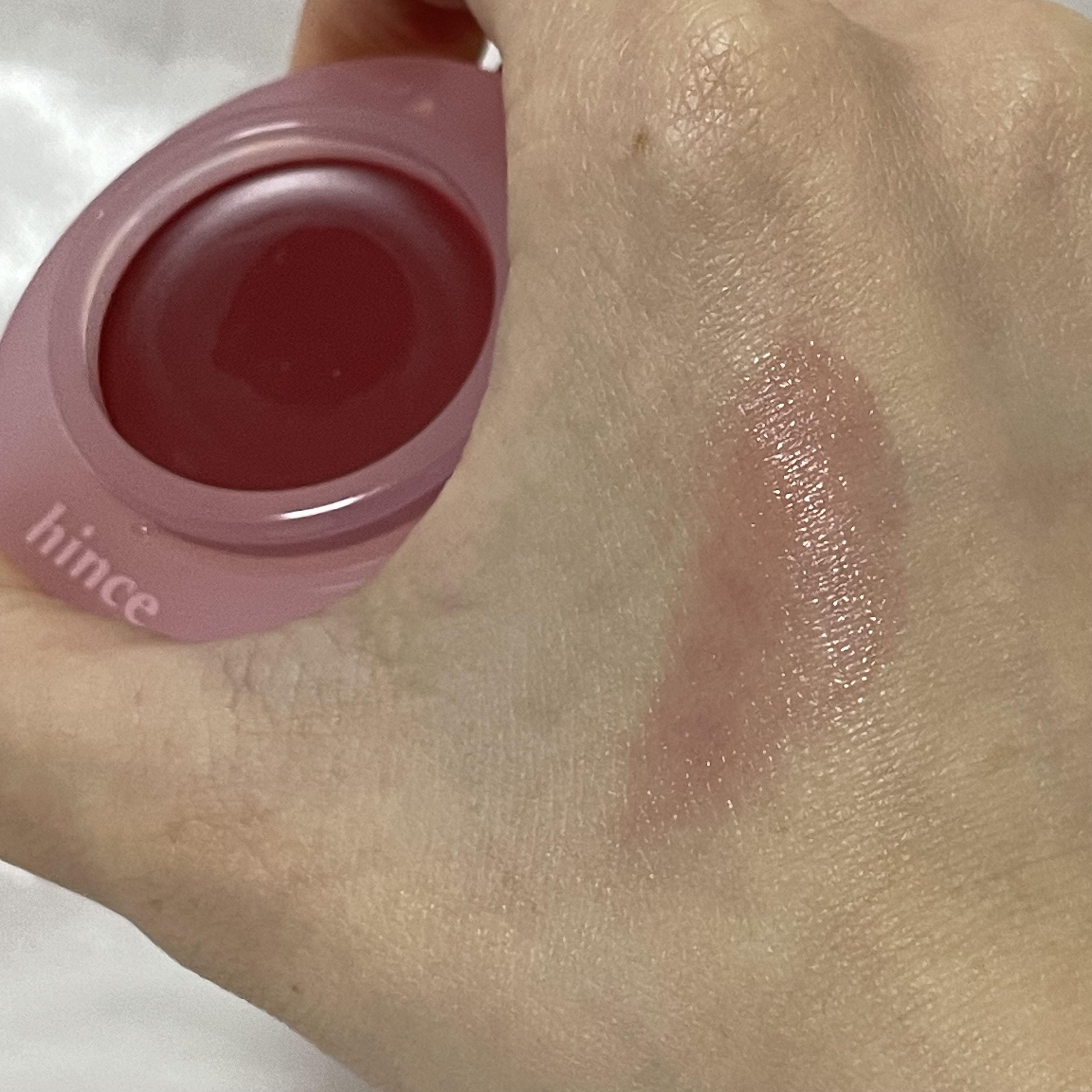 ロウグロウデューイーボール/hince/リップバームを使ったクチコミ（3枚目）