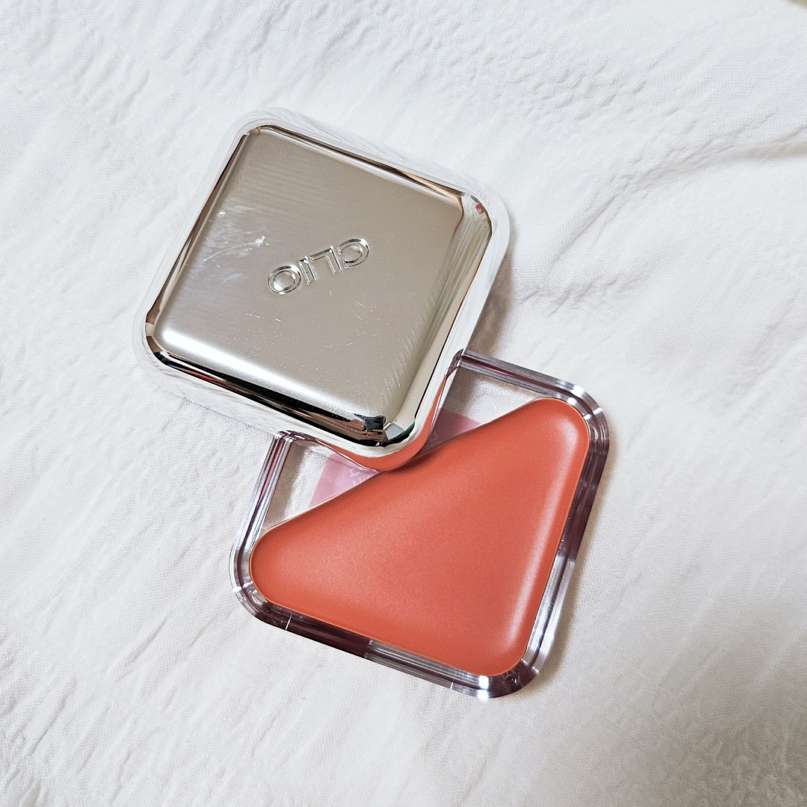 CLIO
エッセンシャル リップチーク タップ
01 PEACH FLUSH

見つけた瞬間即買い👍

イエベさんにぴったりのカラー🍑

リップ&チークでこれ使っとけば、メイクに統一感でる
ジュワっと感がめちゃくちゃ可愛い❤

スライド