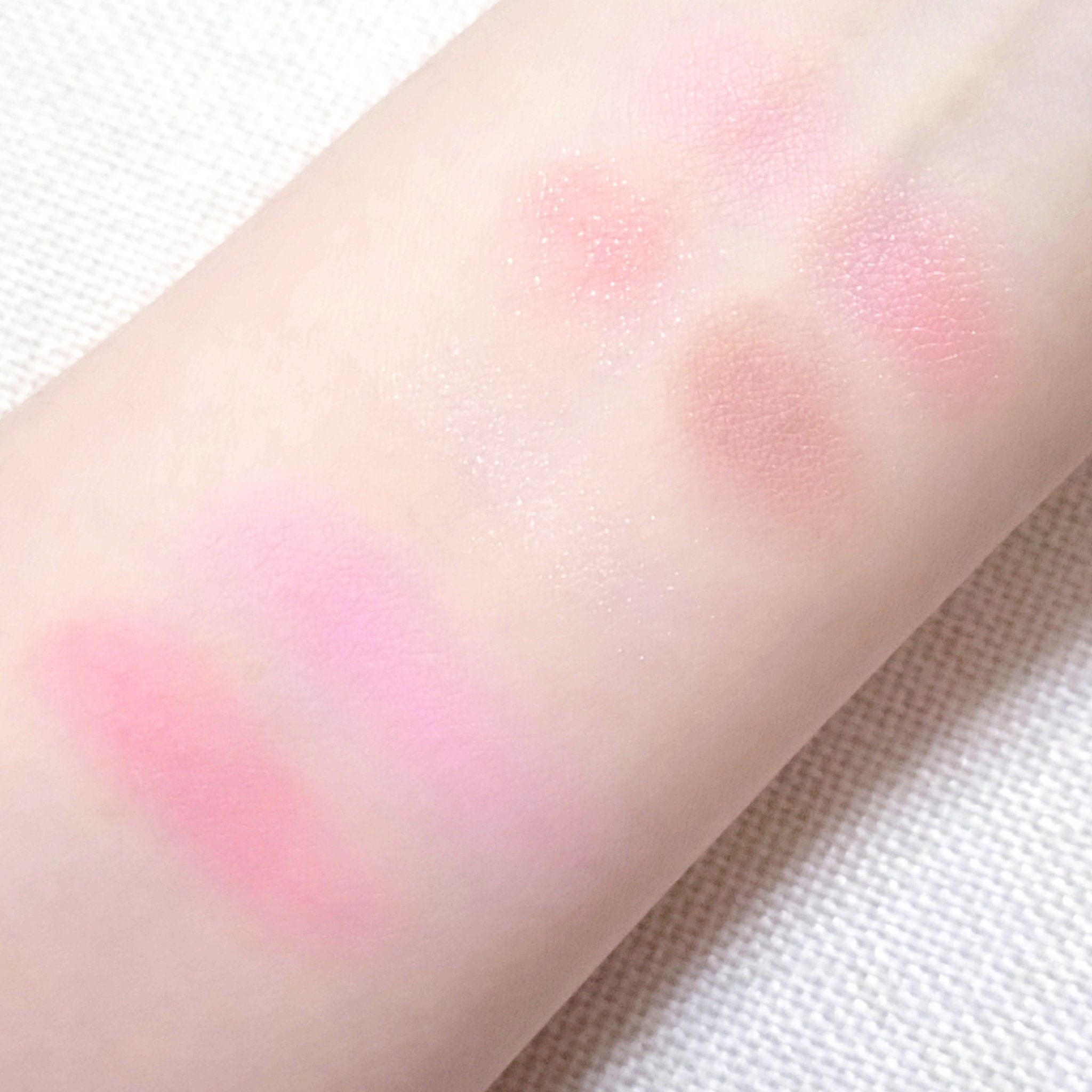 プレイ マルチアイズ/ETUDE/アイシャドウパレットを使ったクチコミ（3枚目）