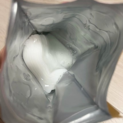 R❤︎フォロバ100 on LIPS 「🩷🩷🩷LDKでA評価!原液美容液の入ったマスク!圧倒的な重量感..」(4枚目)