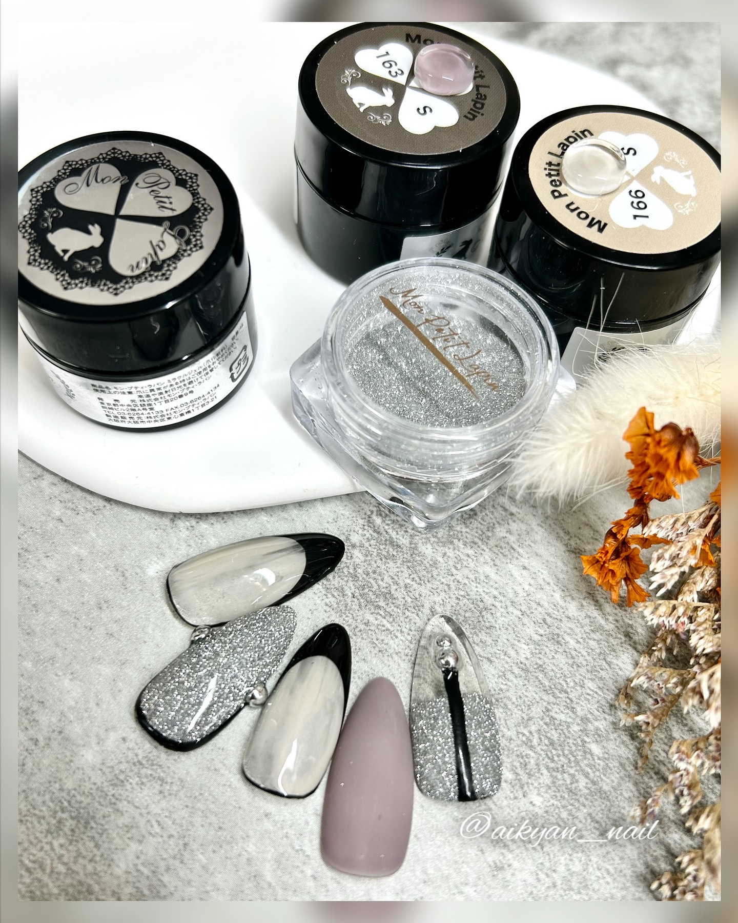 ビビッドフラッシュパウダー/mon petit lapin/ネイル用品を使ったクチコミ（3枚目）