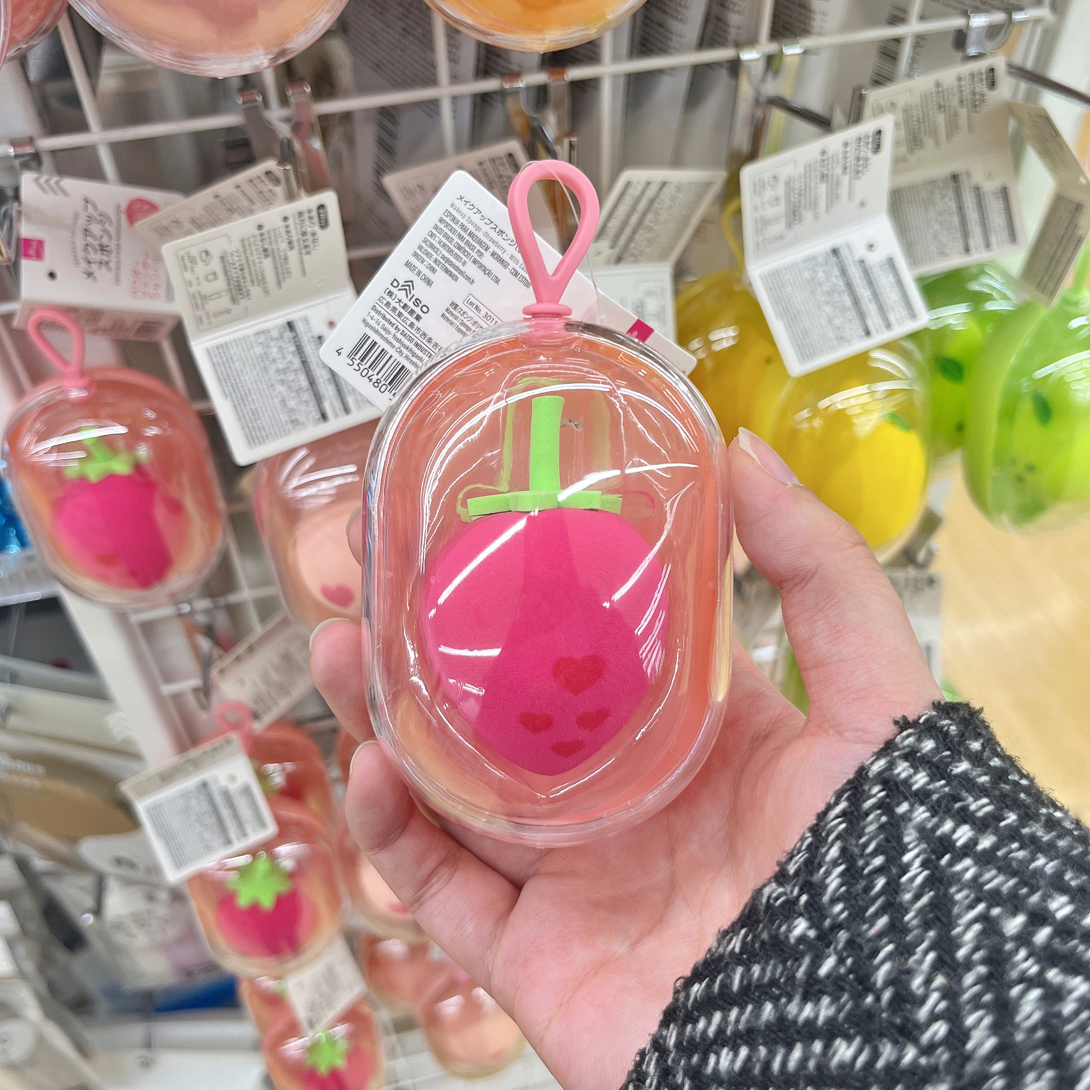 3Dメイクアップスポンジ(フラットカット型)/DAISO/パフ・スポンジを使ったクチコミ（1枚目）