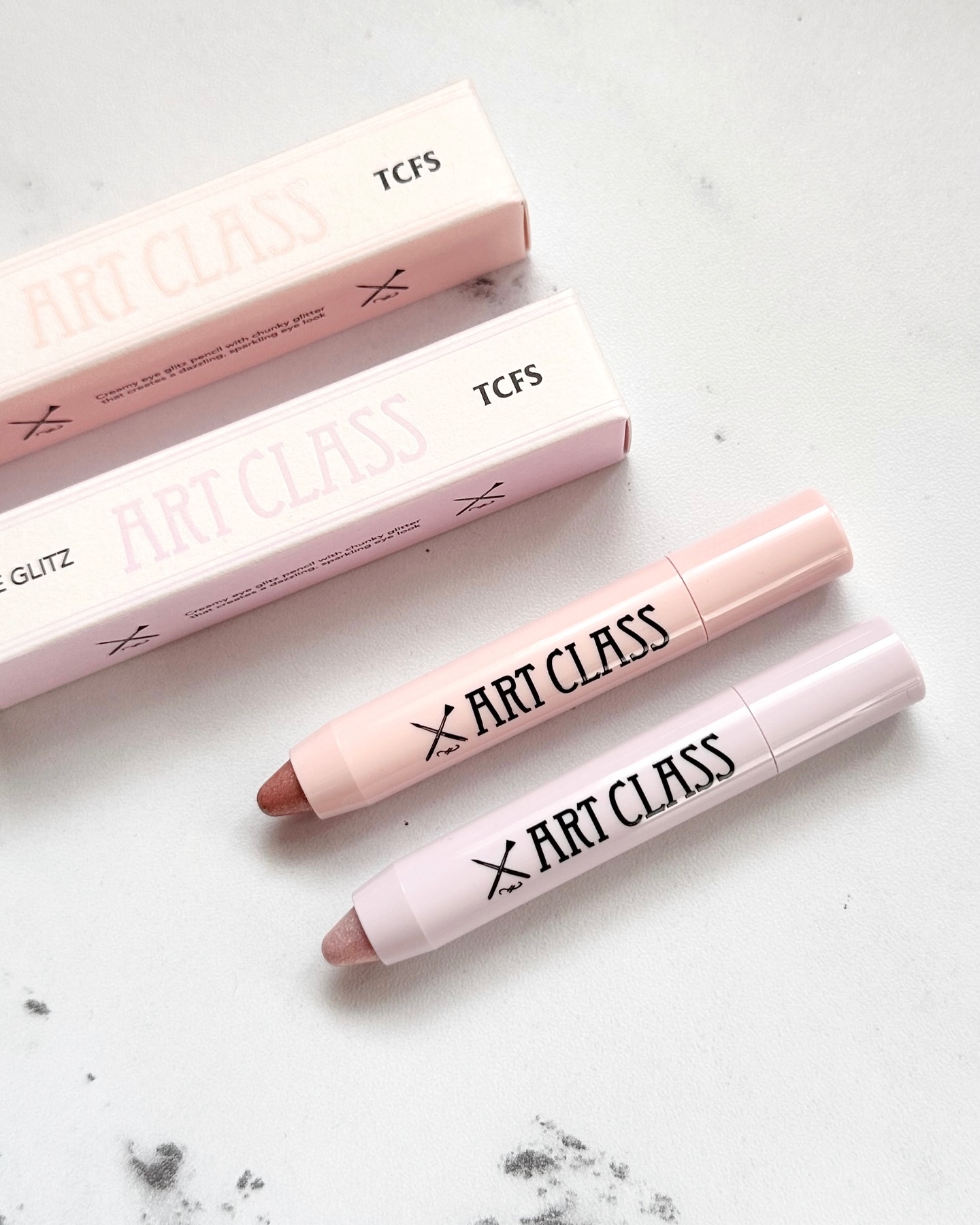 アートクラス アイグリッツ/too cool for school/スティックアイシャドウを使ったクチコミ（1枚目）