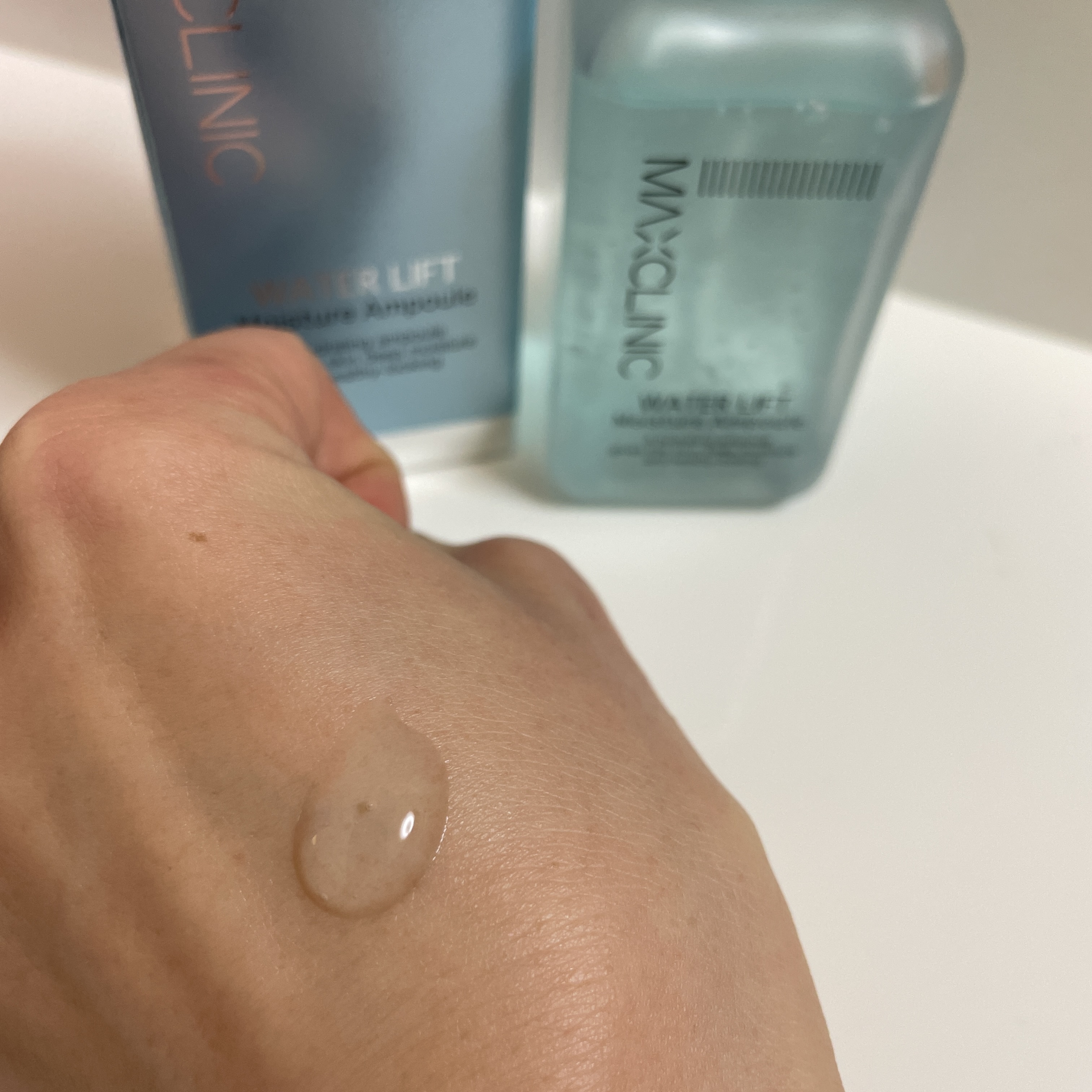 ウォーターリフトモイスチャーアンプル/MAXCLINIC/美容液を使ったクチコミ（2枚目）
