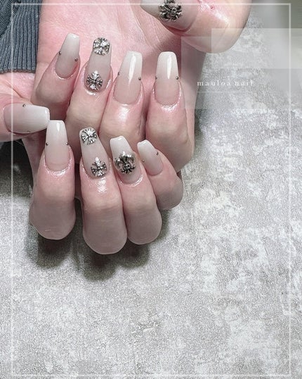 mauloa_nail on LIPS 「・ ✝️🩶・・ネイルやり方動画fantistにて多数更新してま..」(1枚目)