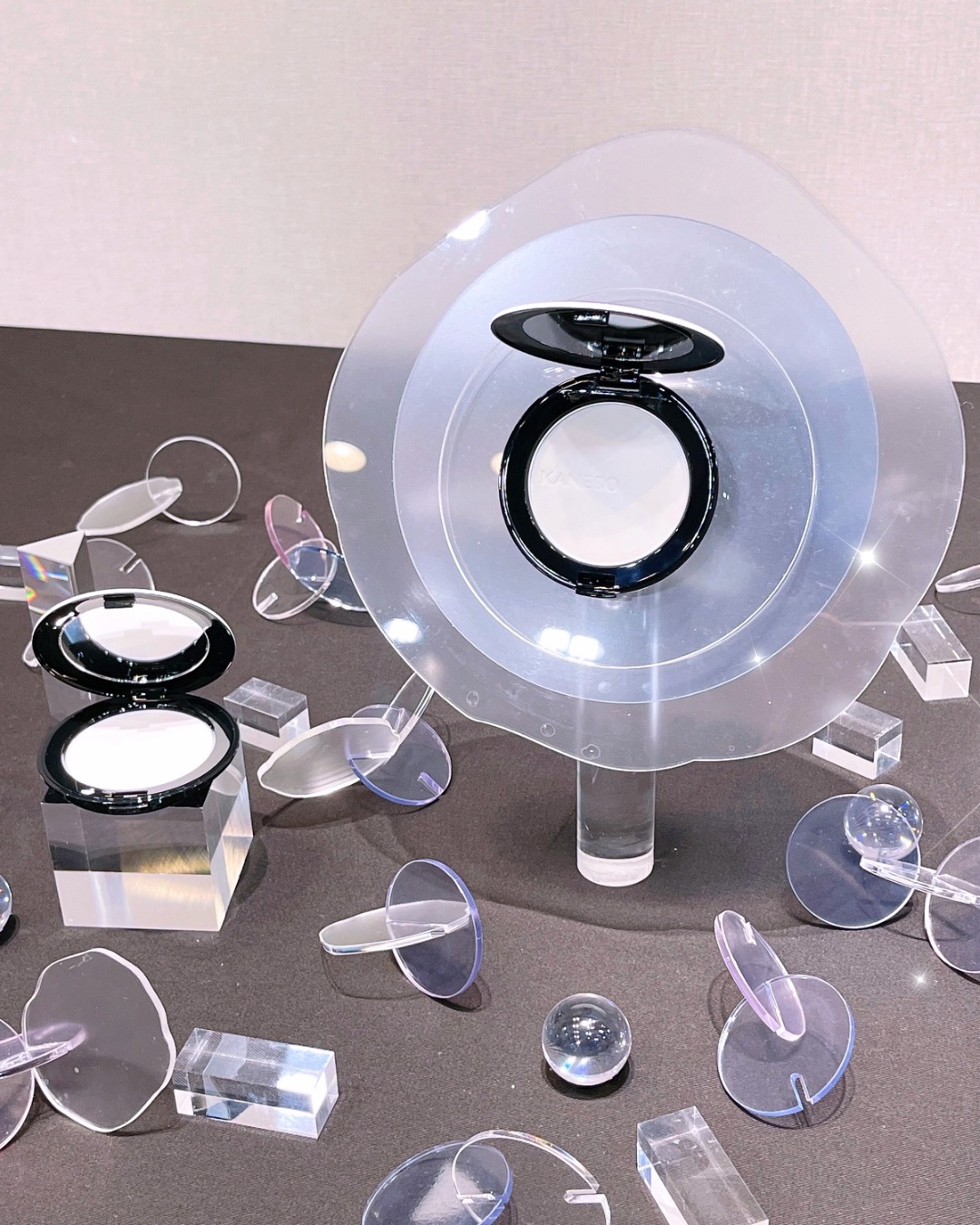 カネボウ　クリスタライズドフィックスパウダー/KANEBO/プレストパウダーを使ったクチコミ（2枚目）