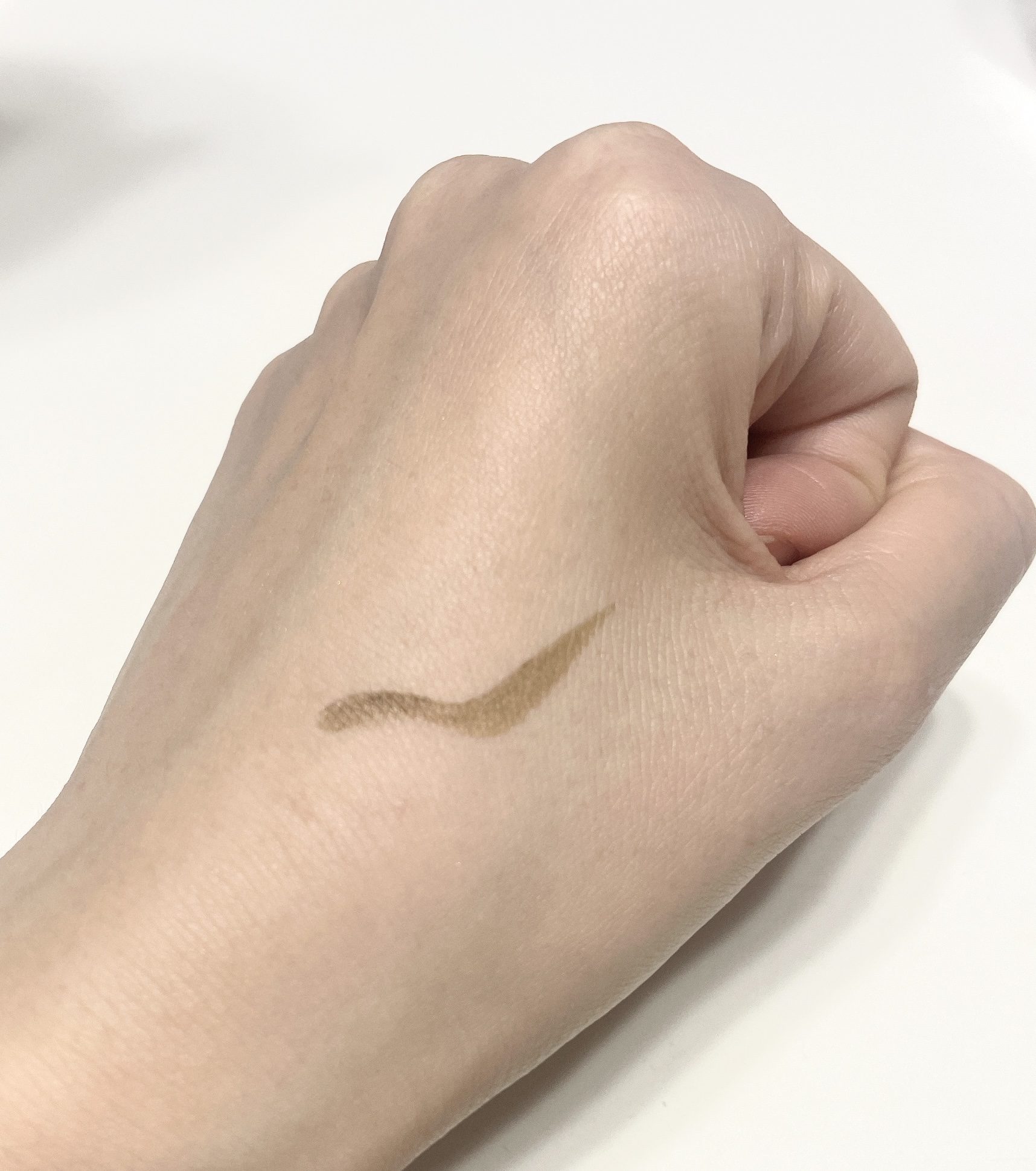 スキルレスライナー 08.ヘーゼルカーキ(公式ECサイト・LIPSショッピング限定)/LUMIURGLAS/リキッドアイライナーを使ったクチコミ（2枚目）