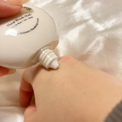 パフューマリー ハンド&ネイルクリーム サマーナイト 50ml/カミール/ハンドクリームを使ったクチコミ(3枚目)