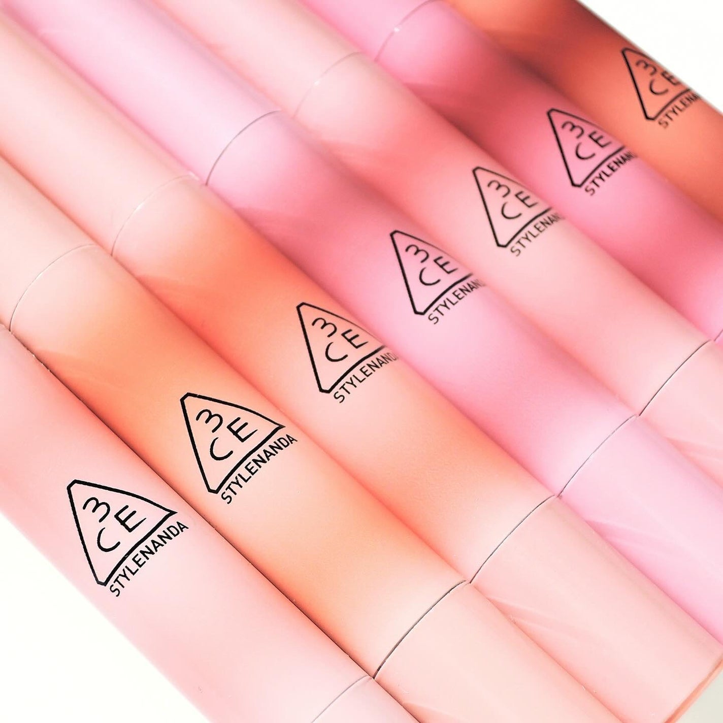 ã¿ãã¡ãð©·ãã©ãã on LIPS ã#3CE#ã¹ãªãŒã·ãŒã€ãŒ#ã·ã£ã€ã³ãªãã¬ã¯ã¿ãŒèªç¶ã«åœ©ãéãæ..ãïŒ1æç®ïŒ