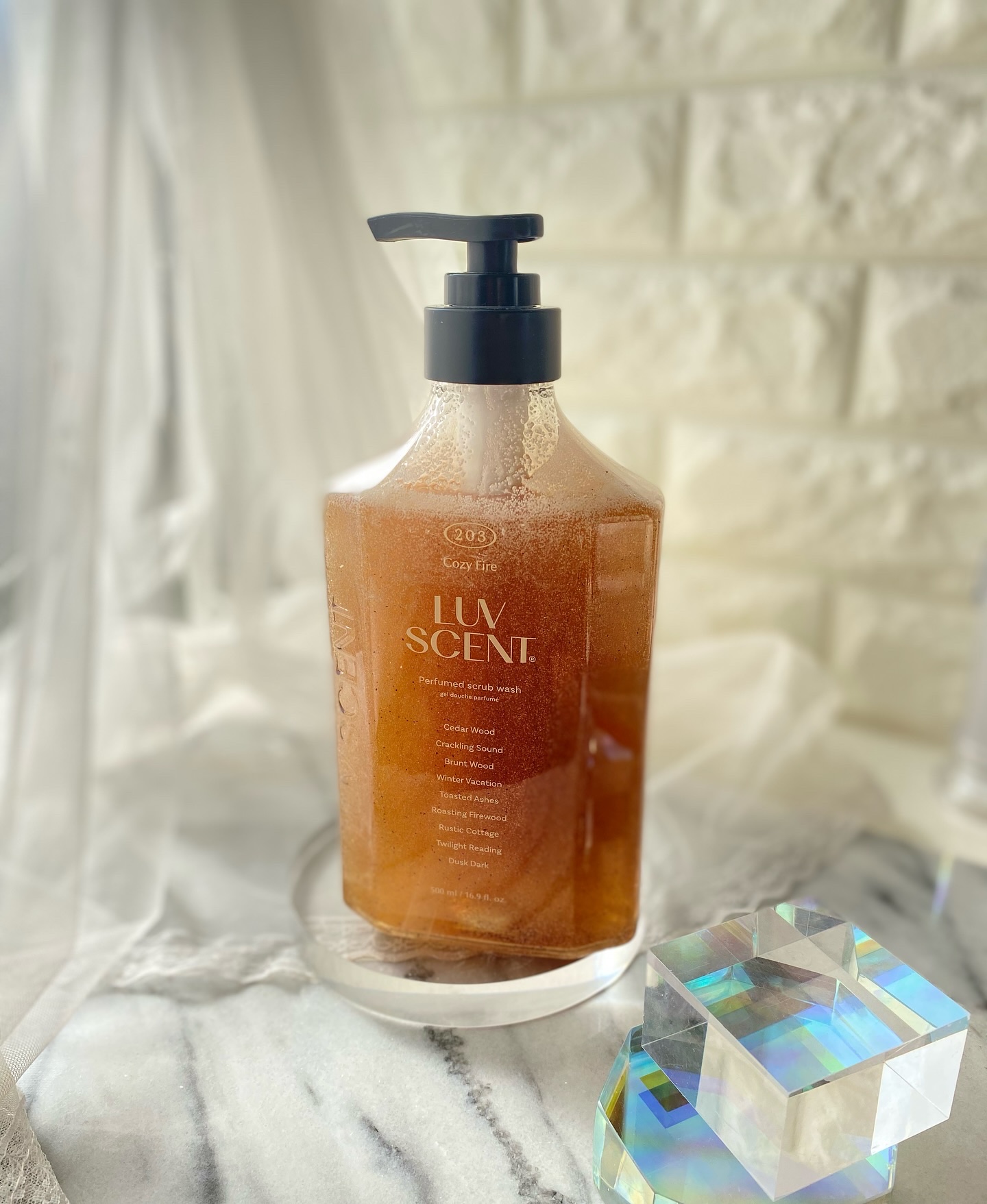 スクラブボディウォッシュ コージーファイヤー シダーウッド/LUV SCENT/ボディスクラブを使ったクチコミ（1枚目）