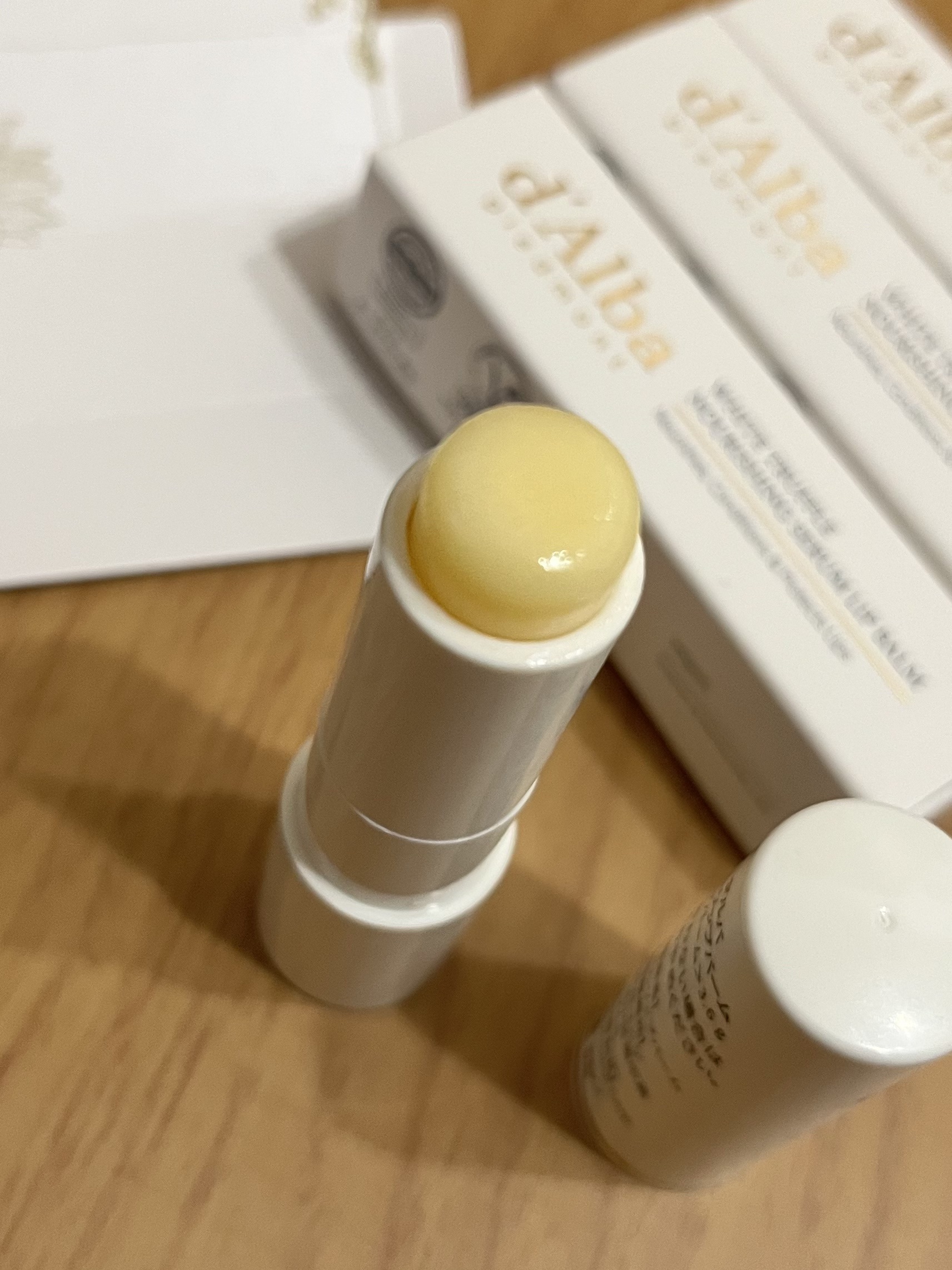 ホワイトトリュフナリシングセラムリップバーム/ダルバ/リップバームを使ったクチコミ（2枚目）