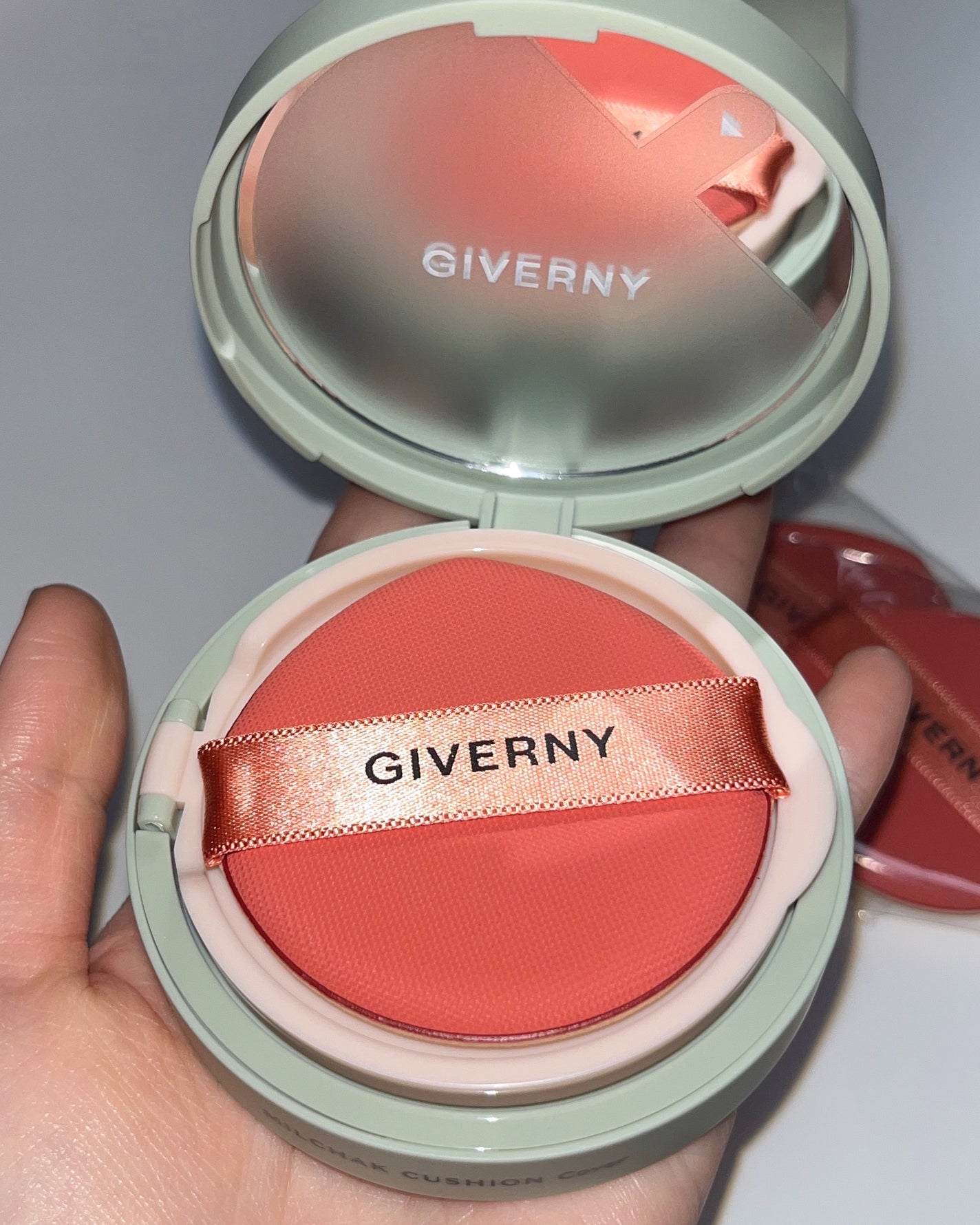 ジヴェルニー 密着カバークッション/GIVERNY/クッションファンデーションを使ったクチコミ(7枚目)