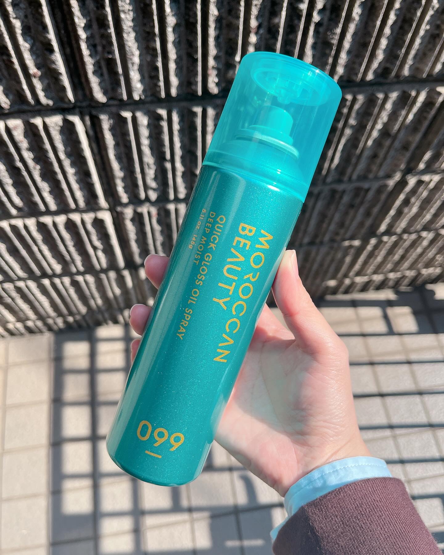 モロッカンビューティ ディープモイスト クイックグロス オイルスプレー 145g/モロッカンビューティ/ヘアスプレーを使ったクチコミ（1枚目）