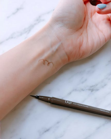 シルキーリキッドアイライナーWP/D-UP/リキッドアイライナーを使ったクチコミ(4枚目)